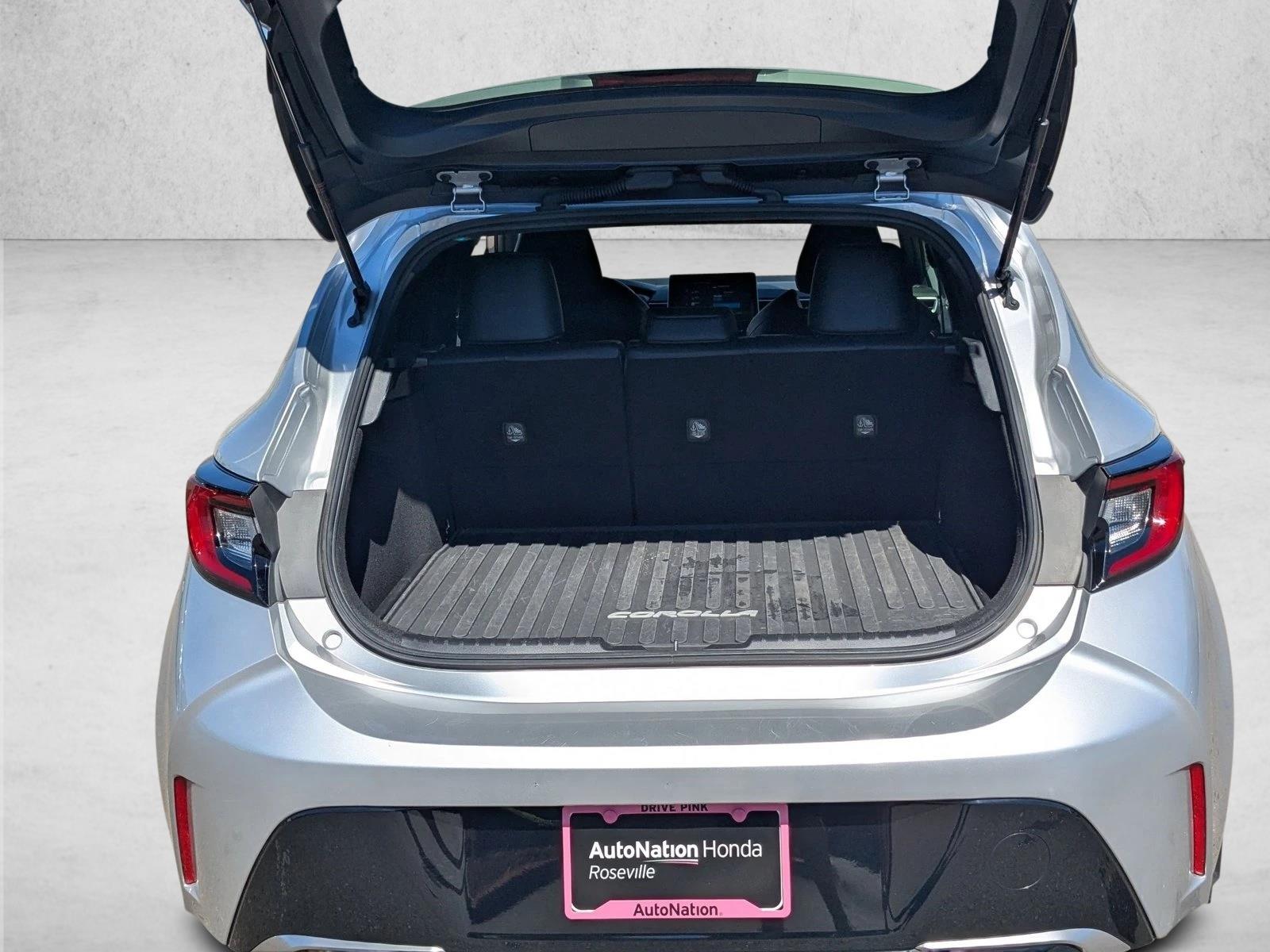 2023 Toyota Corolla Hatchback XSE photo 6