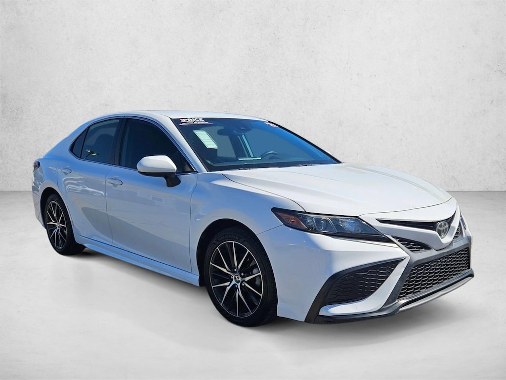 Used 2021 Toyota Camry SE Sedan