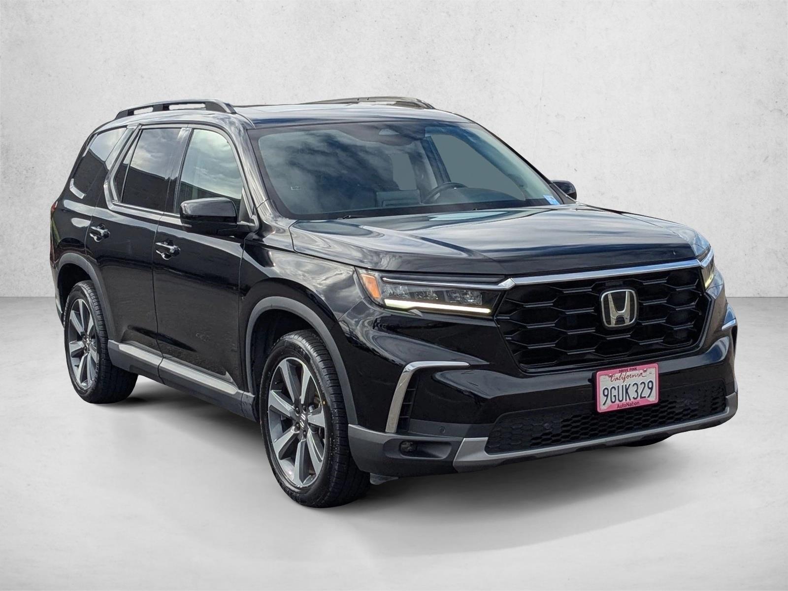 2023 Honda Pilot Touring photo 2
