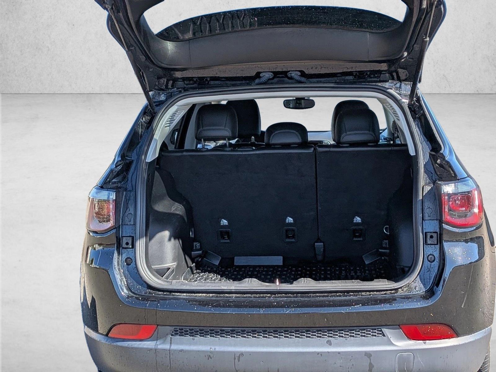 2020 Jeep Compass Latitude photo 6
