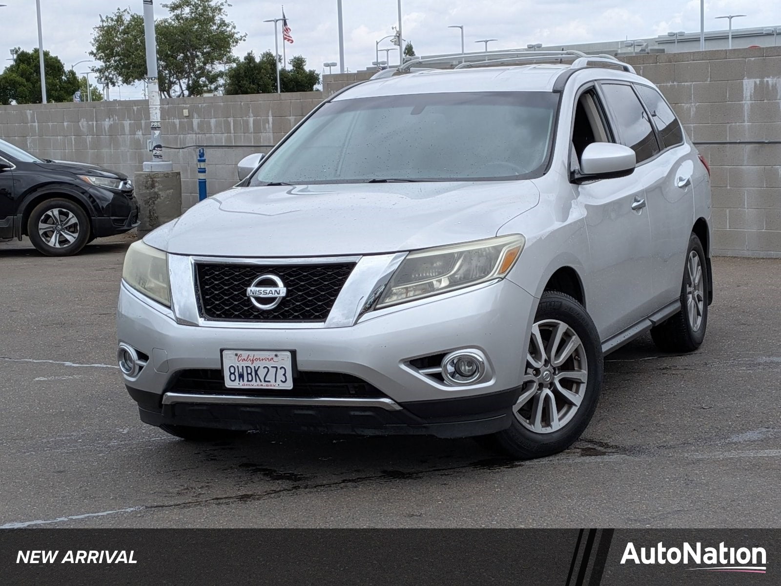 2016 Nissan Pathfinder SV 4WD's photo