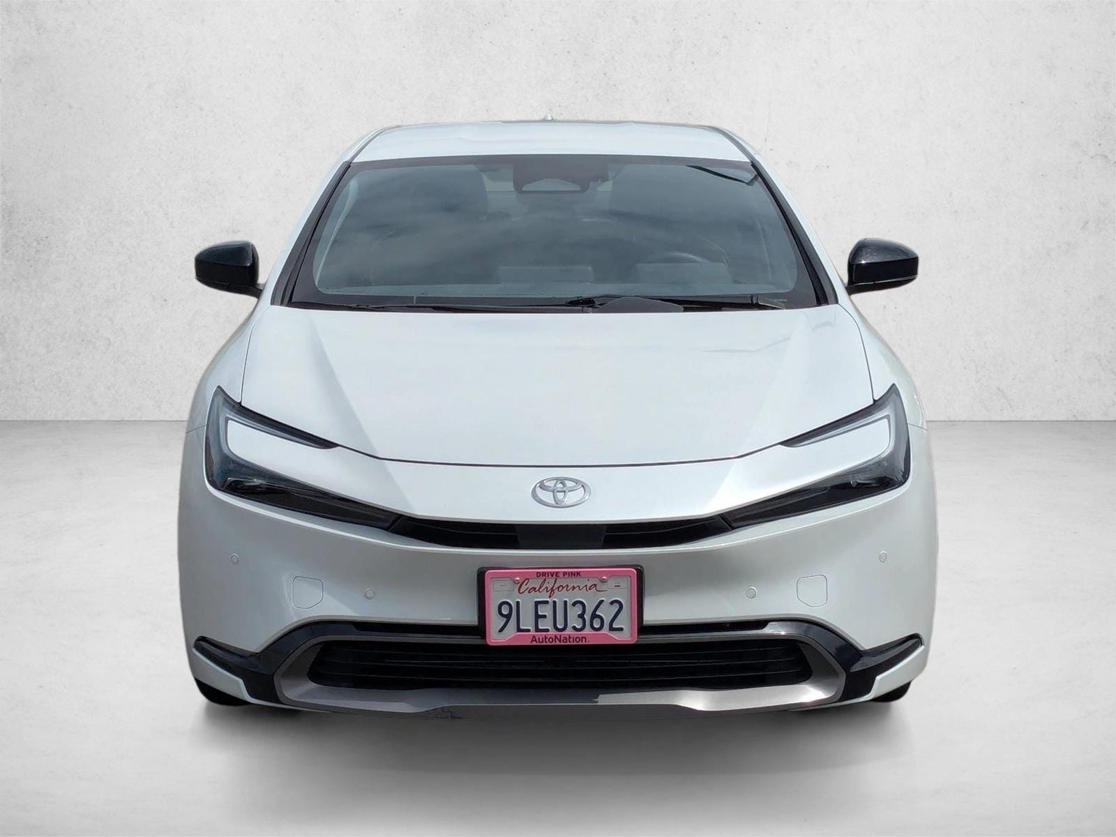 2024 Toyota Prius XLE photo 2