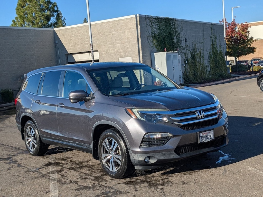 Used 2016 Honda Pilot EX-L w/Navigation FWD SUV