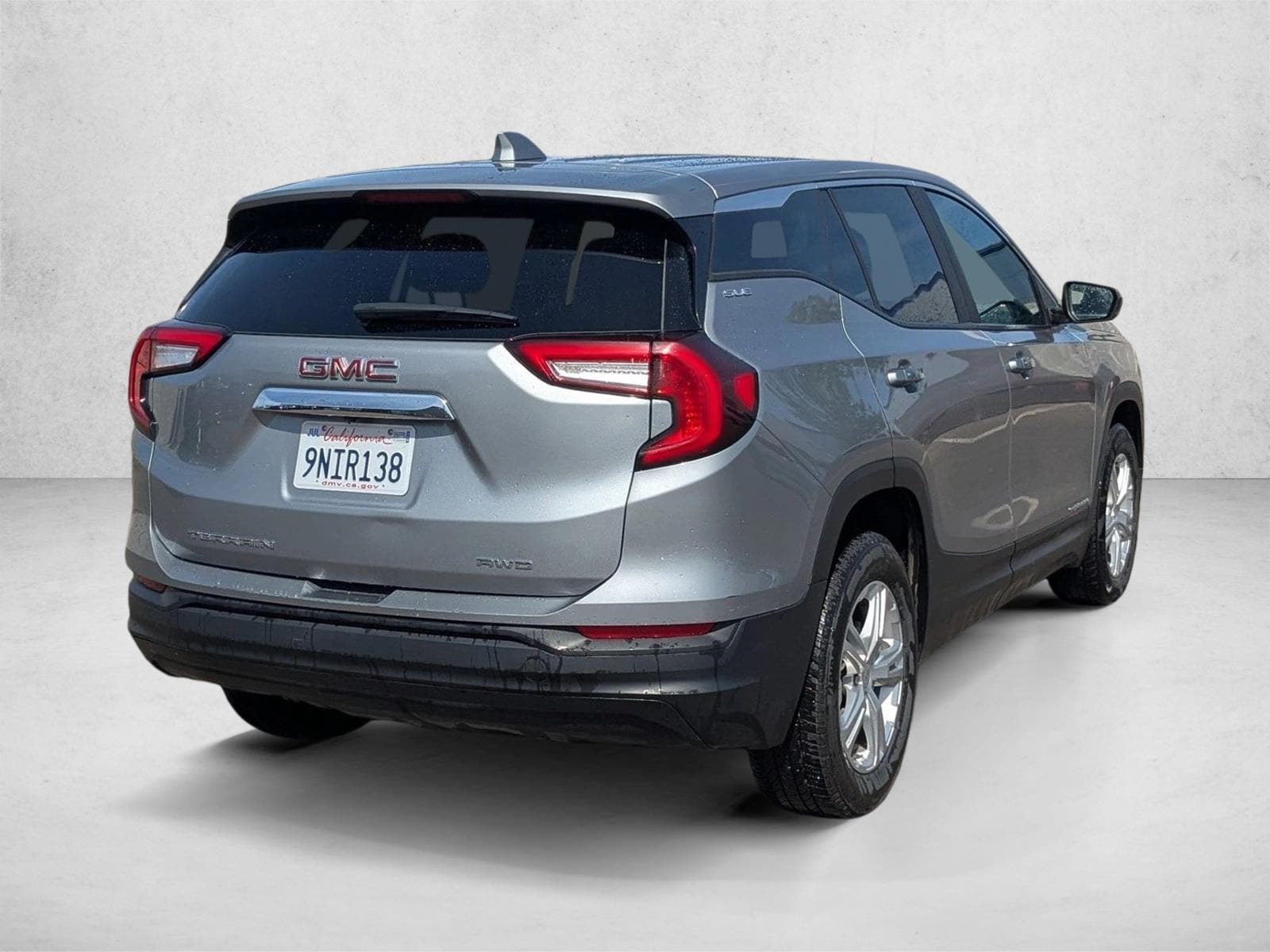 2024 GMC Terrain SLE photo 5