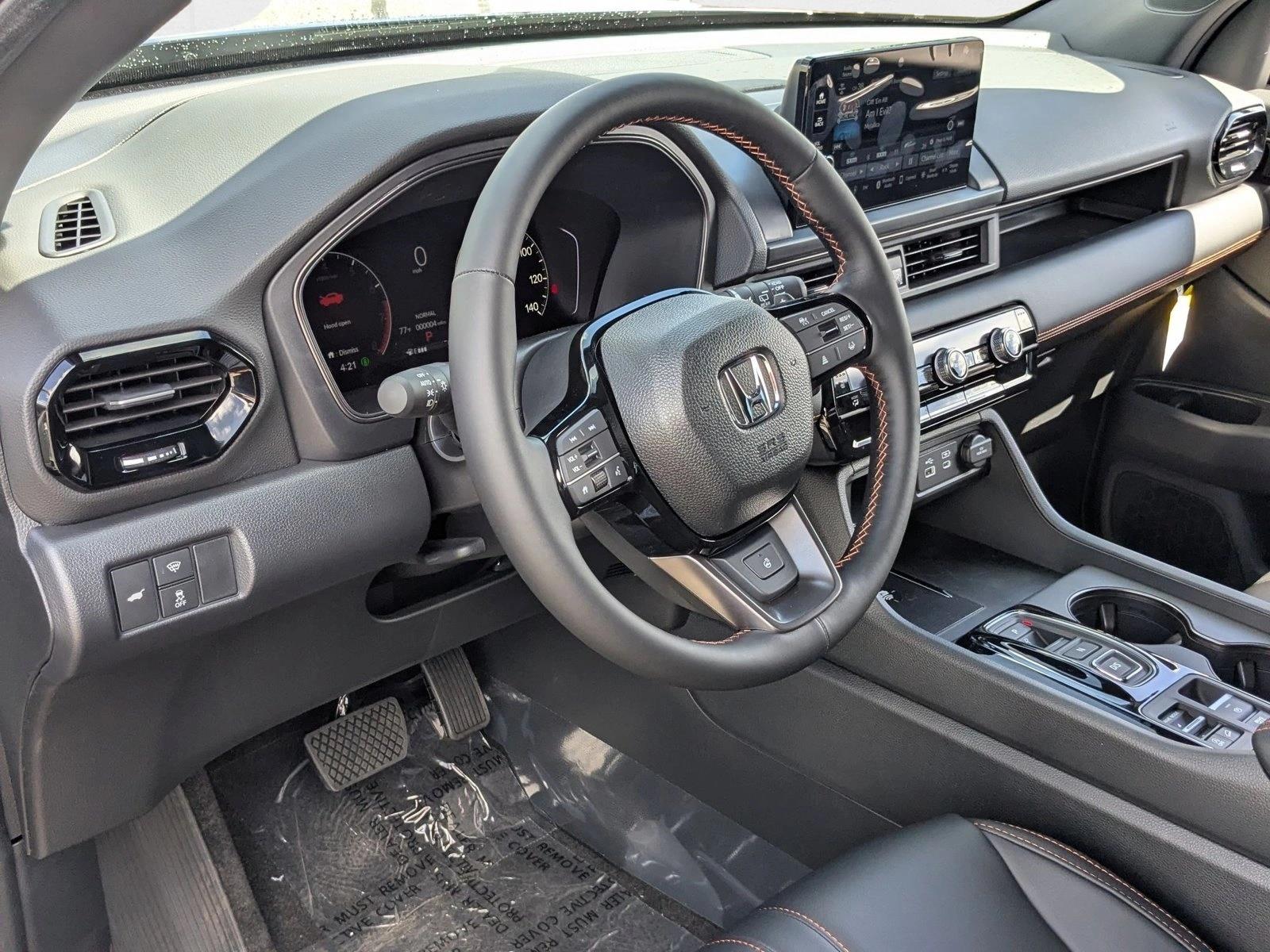 2025 Honda Pilot TrailSport photo 3