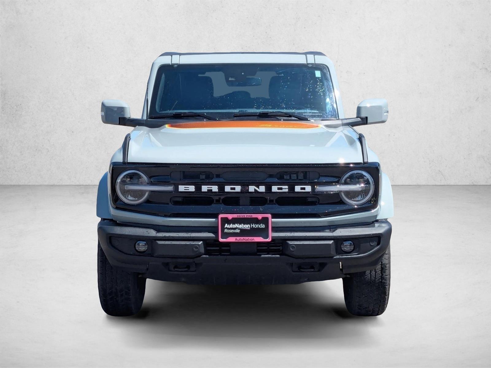 2024 Ford Bronco Outer Banks photo 2