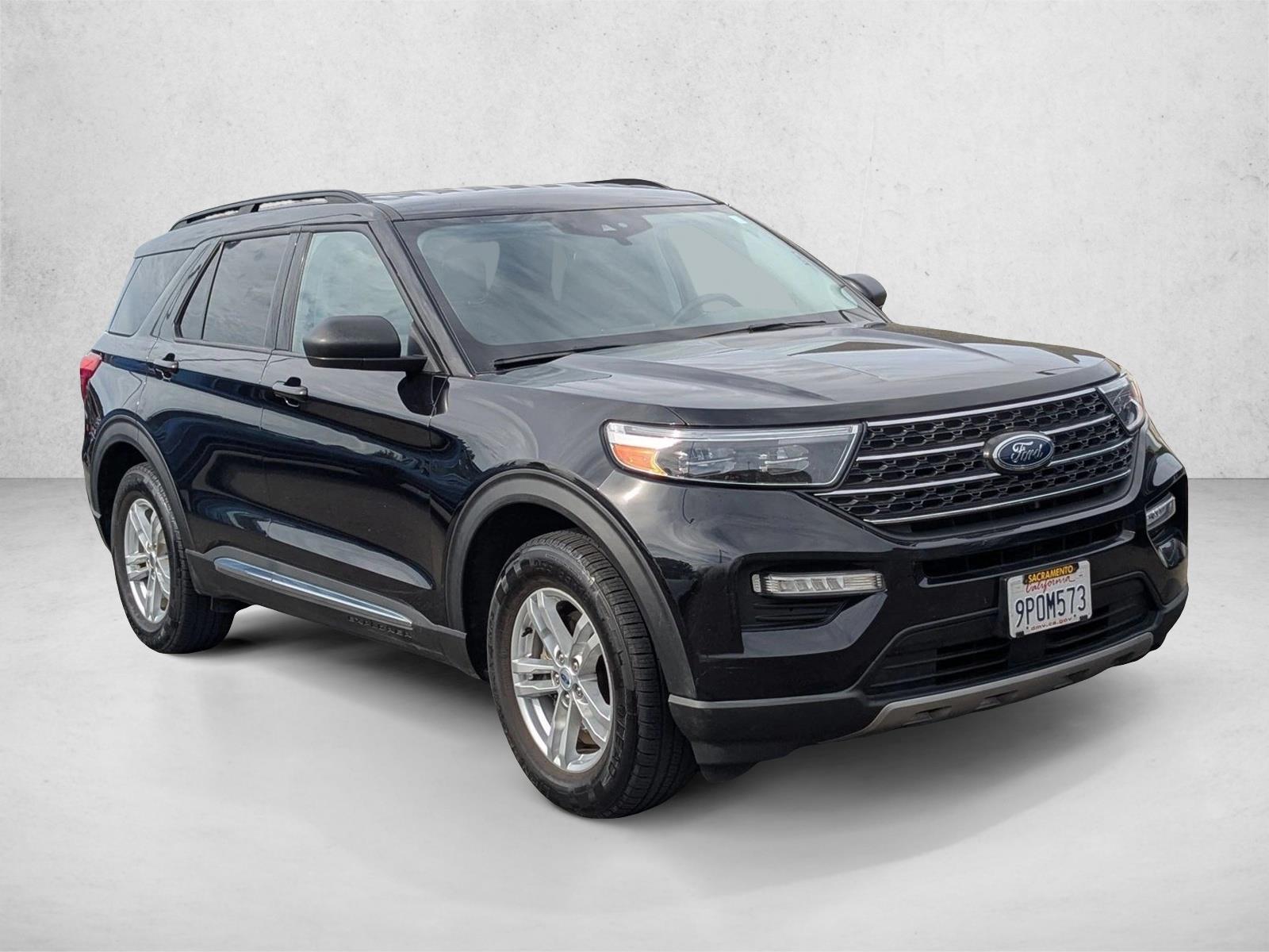 2023 Ford Explorer XLT photo 3