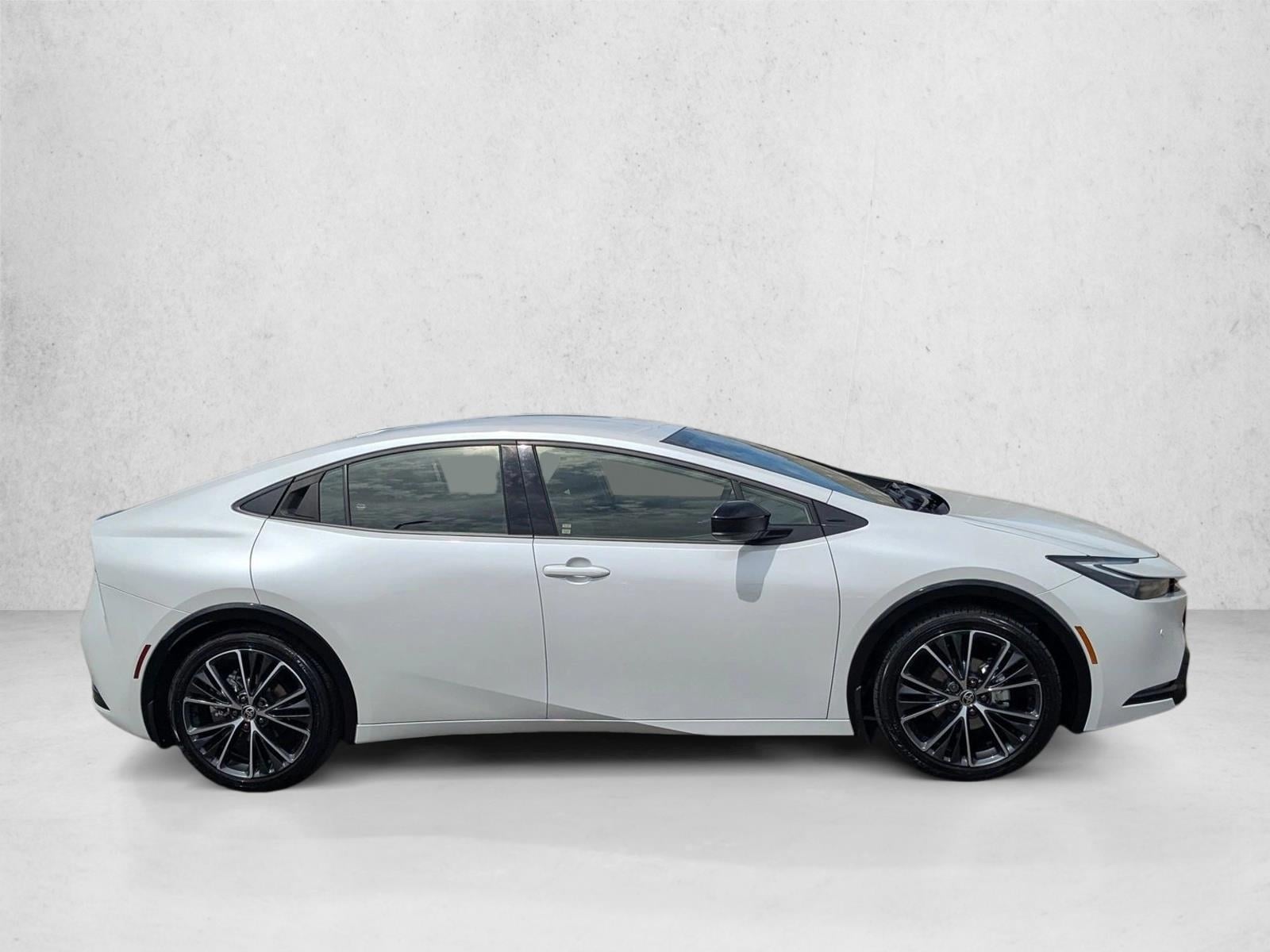 2024 Toyota Prius XLE photo 4