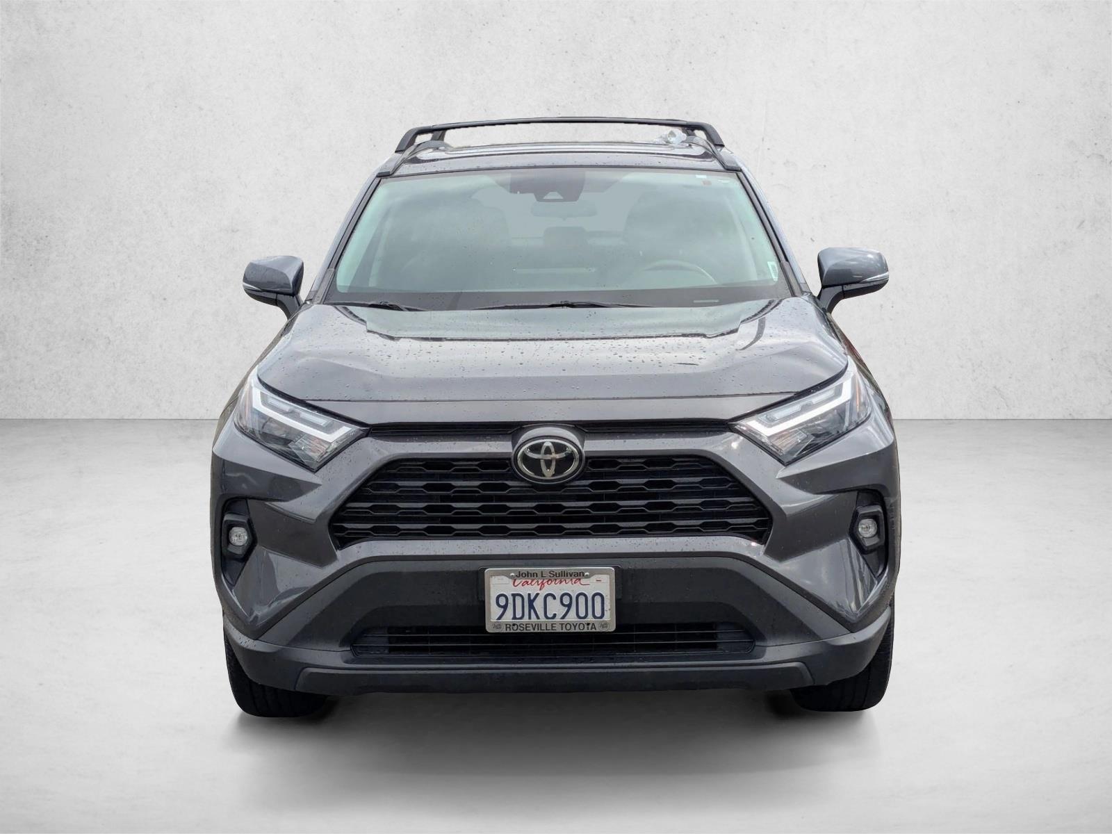 2022 Toyota RAV4 XLE Premium photo 2