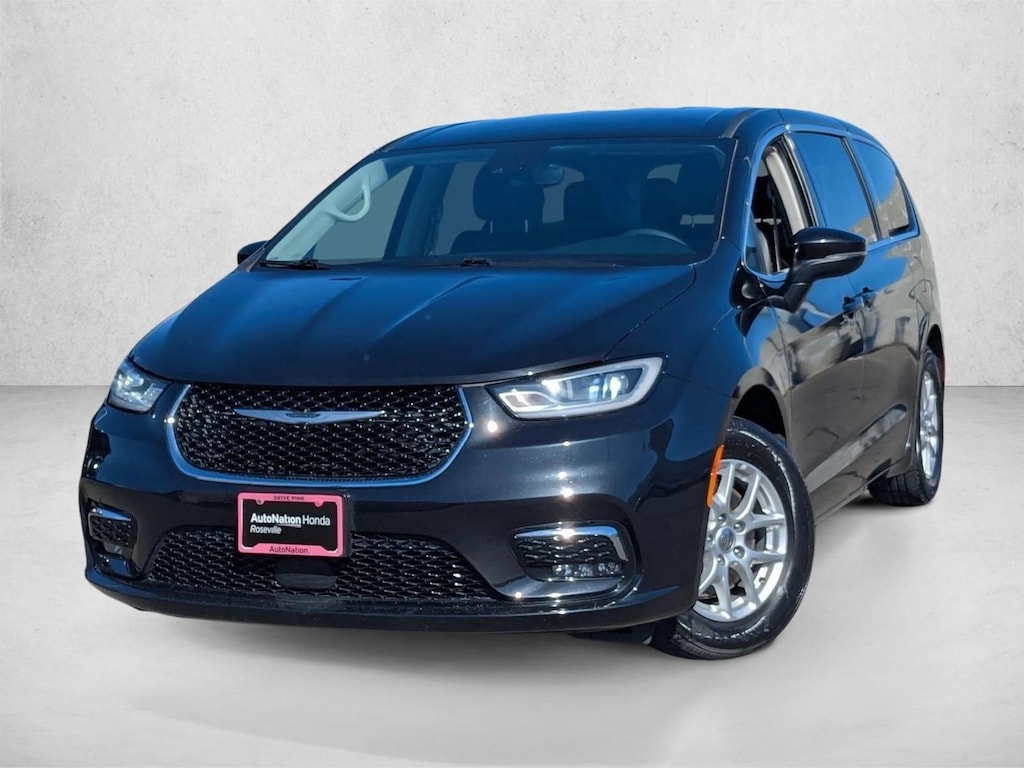 Used 2023 Chrysler Pacifica Touring L Van Passenger Van