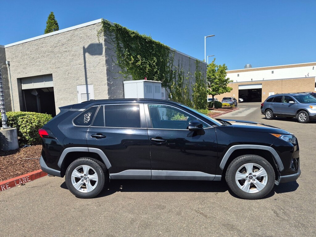 Used 2019 Toyota RAV4 XLE SUV