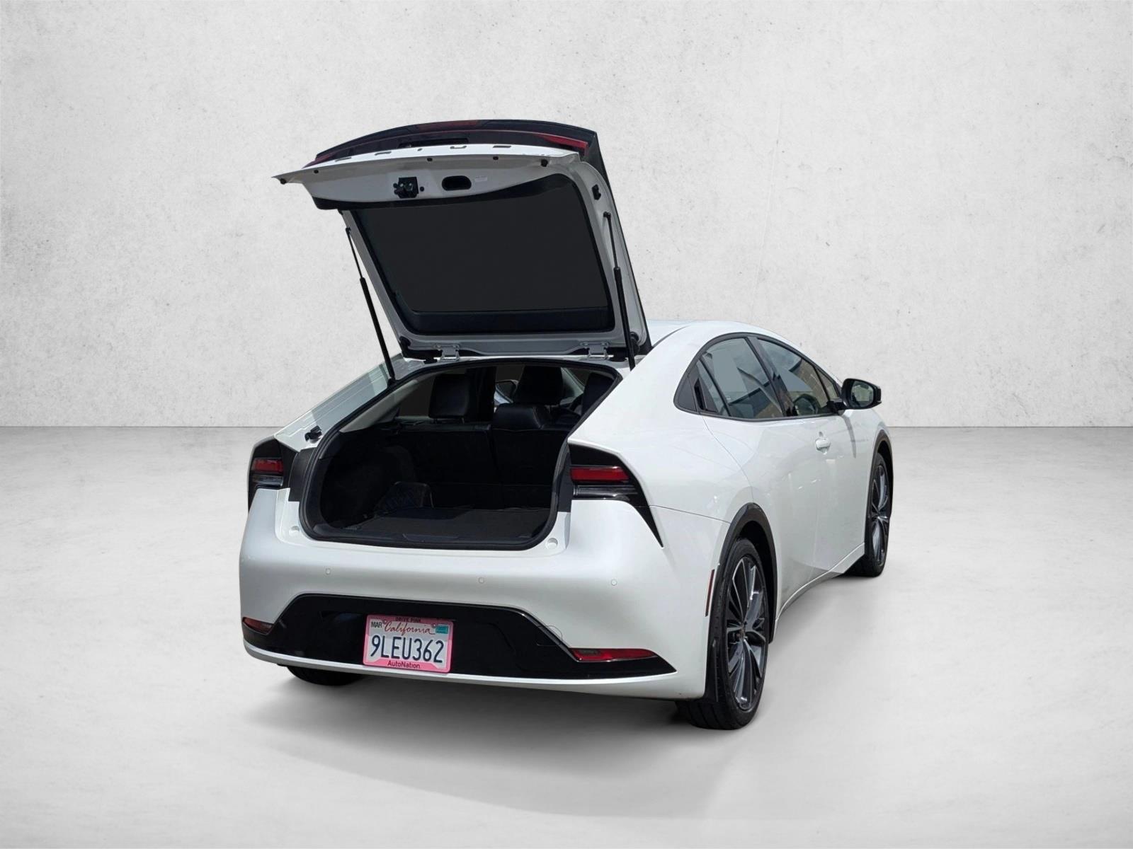 2024 Toyota Prius XLE photo 5