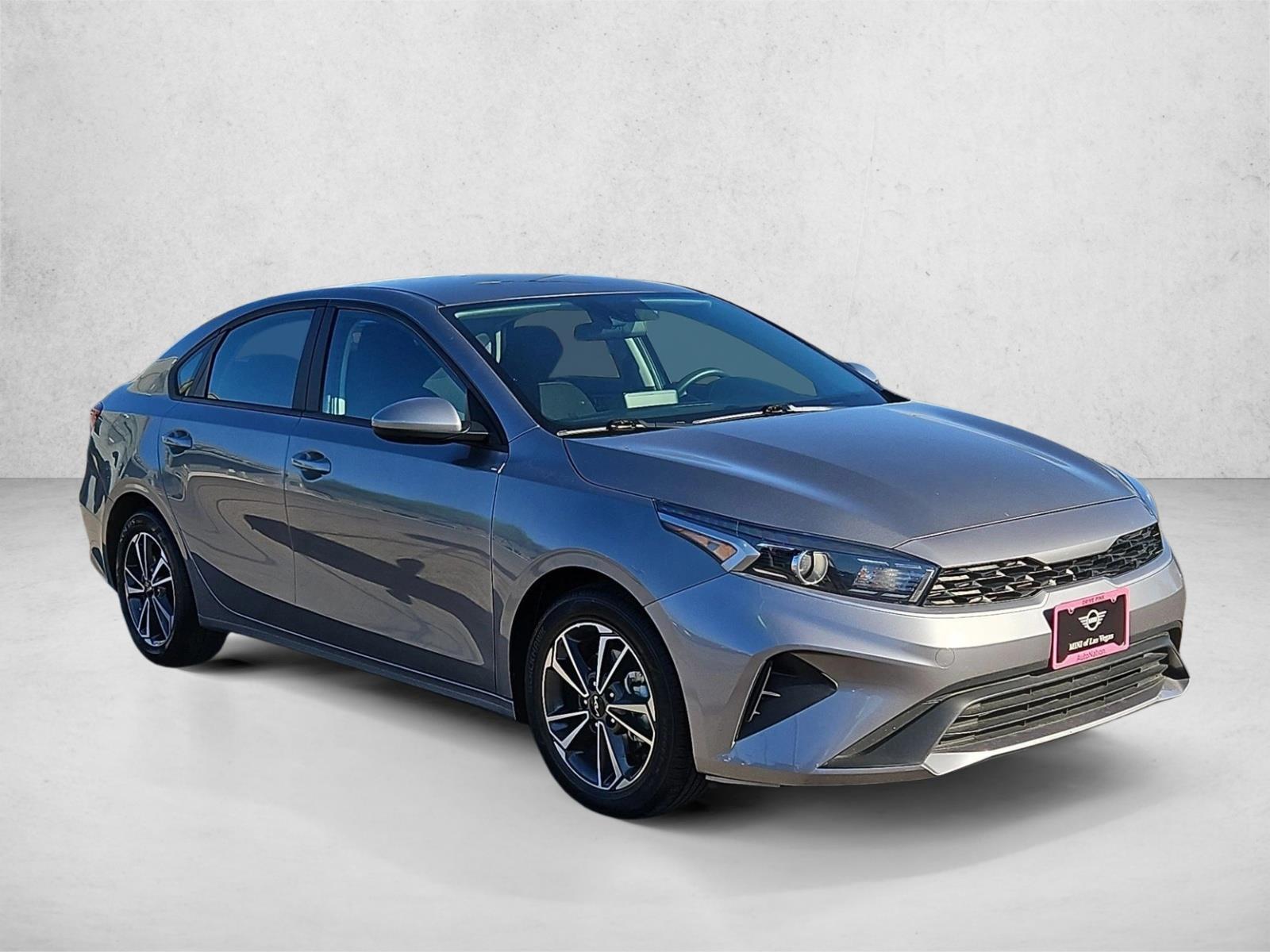 2023 Kia Forte LXS photo 3