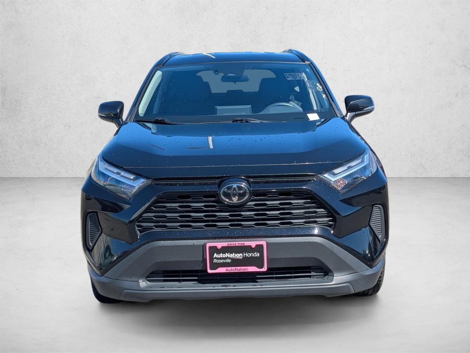 2024 Toyota RAV4 XLE photo 2