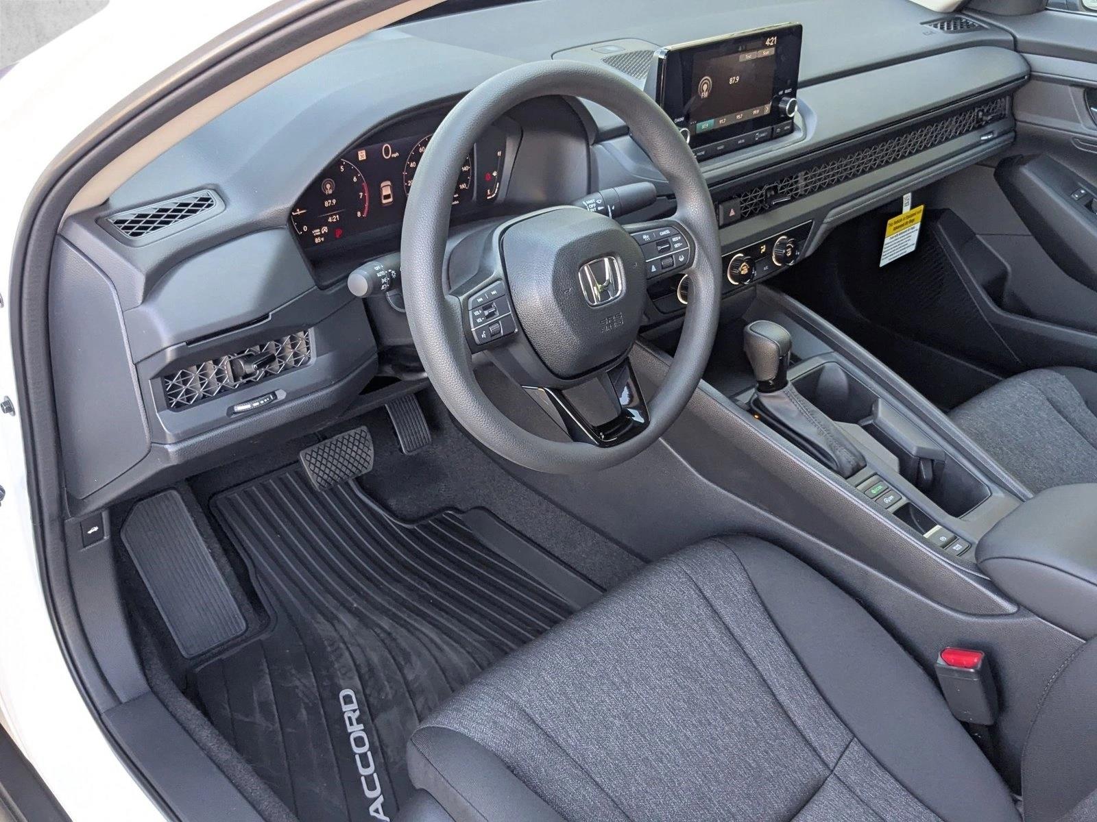 2025 Honda Accord LX photo 3