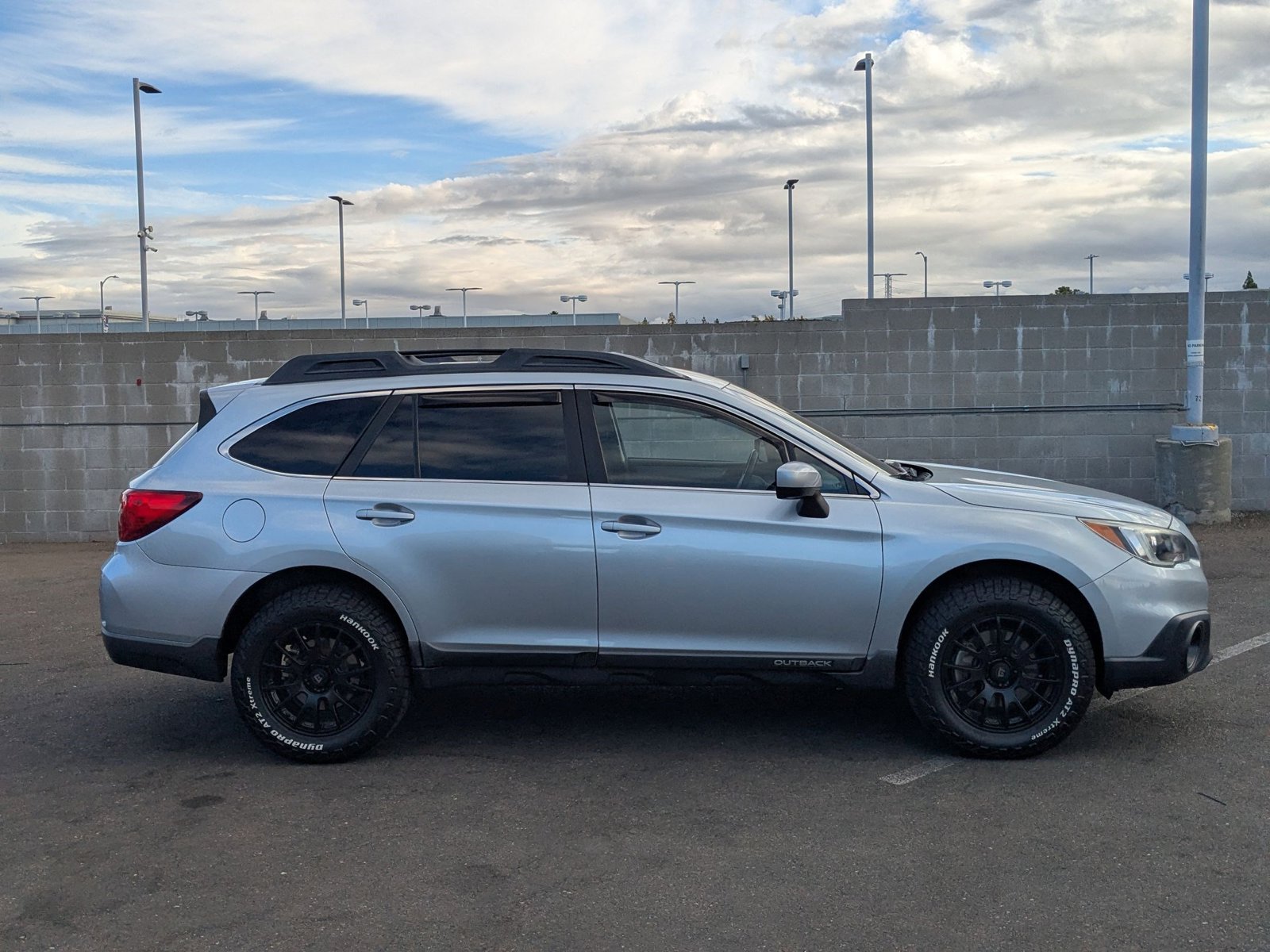 2016 Subaru Outback 2.5i Premium photo 4