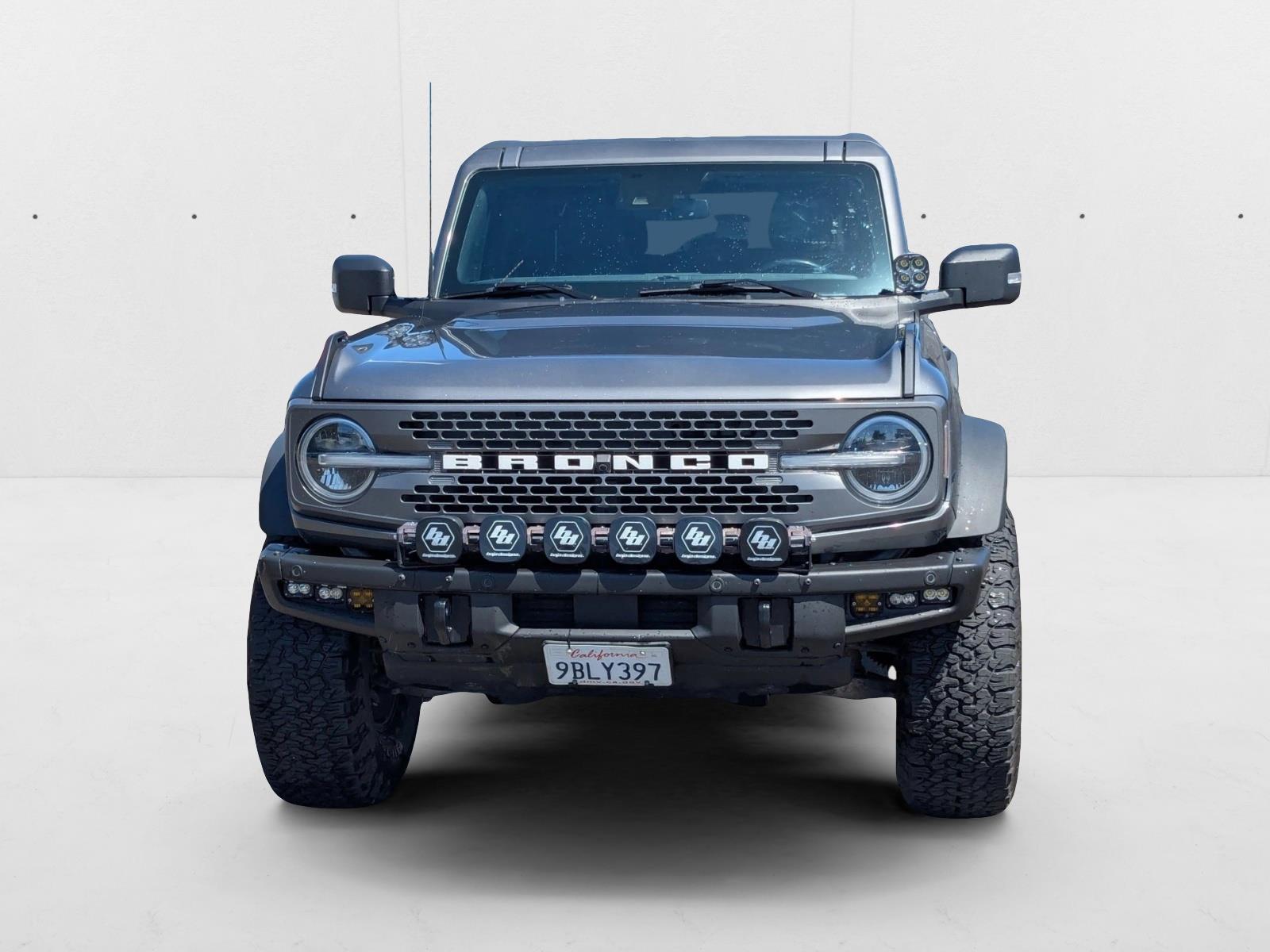 2021 Ford Bronco Base photo 2