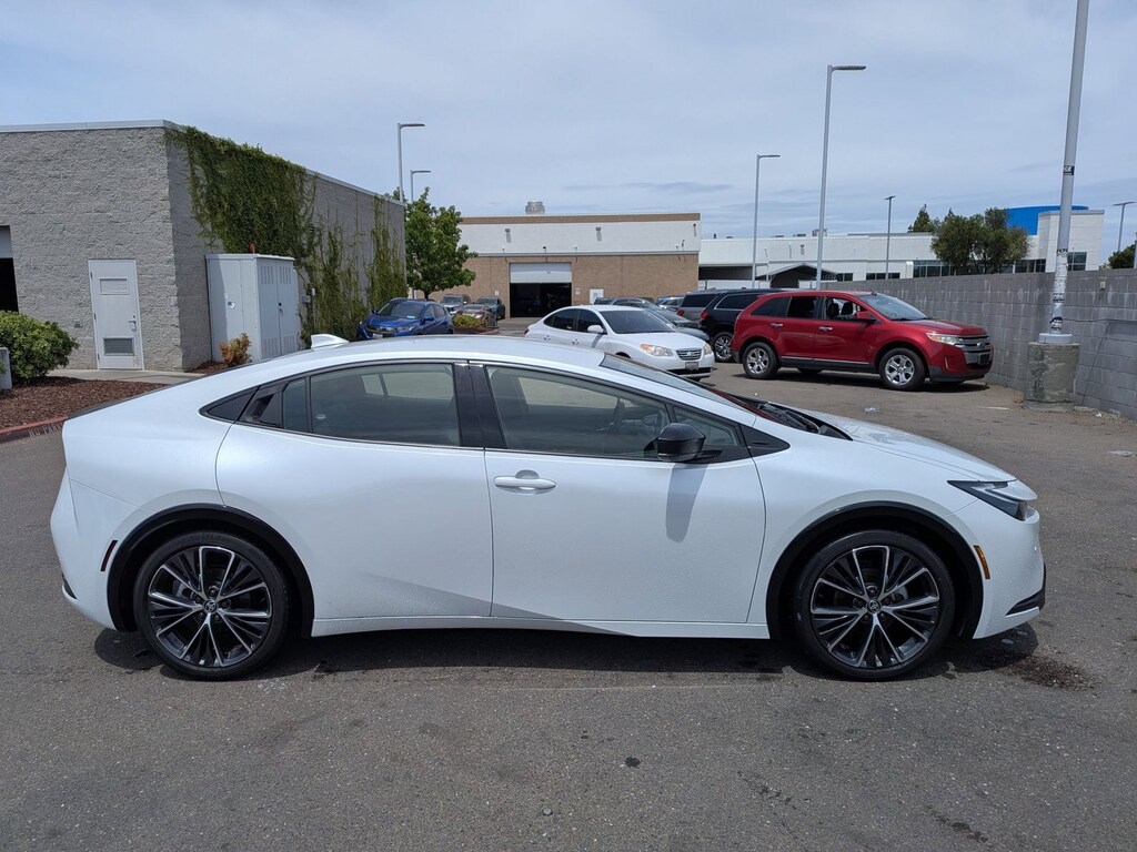 Used 2023 Toyota Prius XLE Hatchback