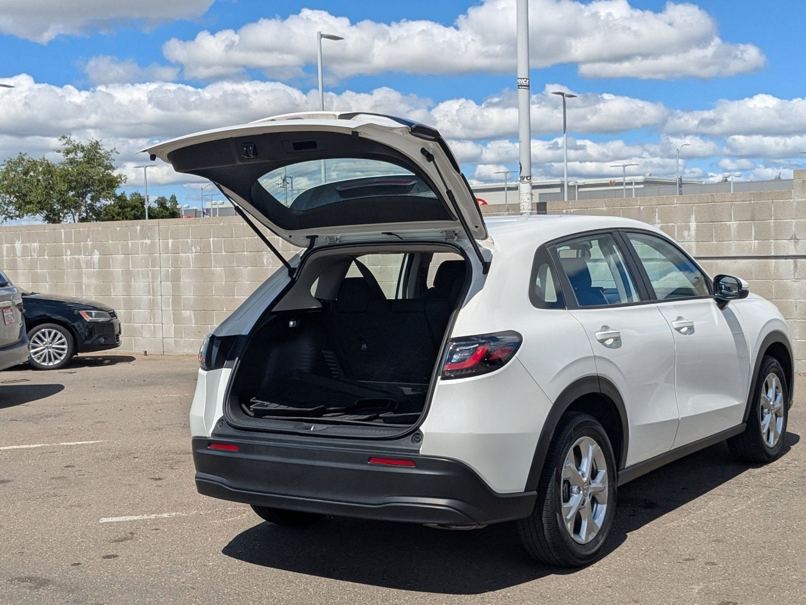 2023 Honda HR-V LX 2WD photo 5