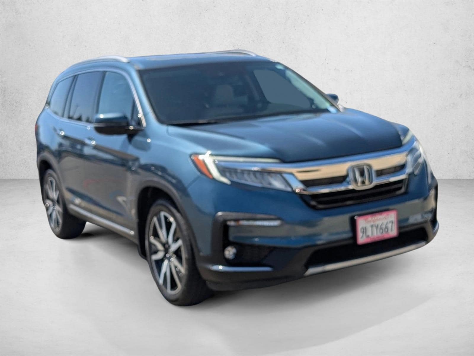 2022 Honda Pilot Touring 7 Passenger photo 2