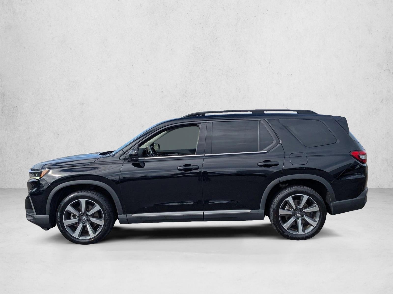 2023 Honda Pilot Touring photo 3