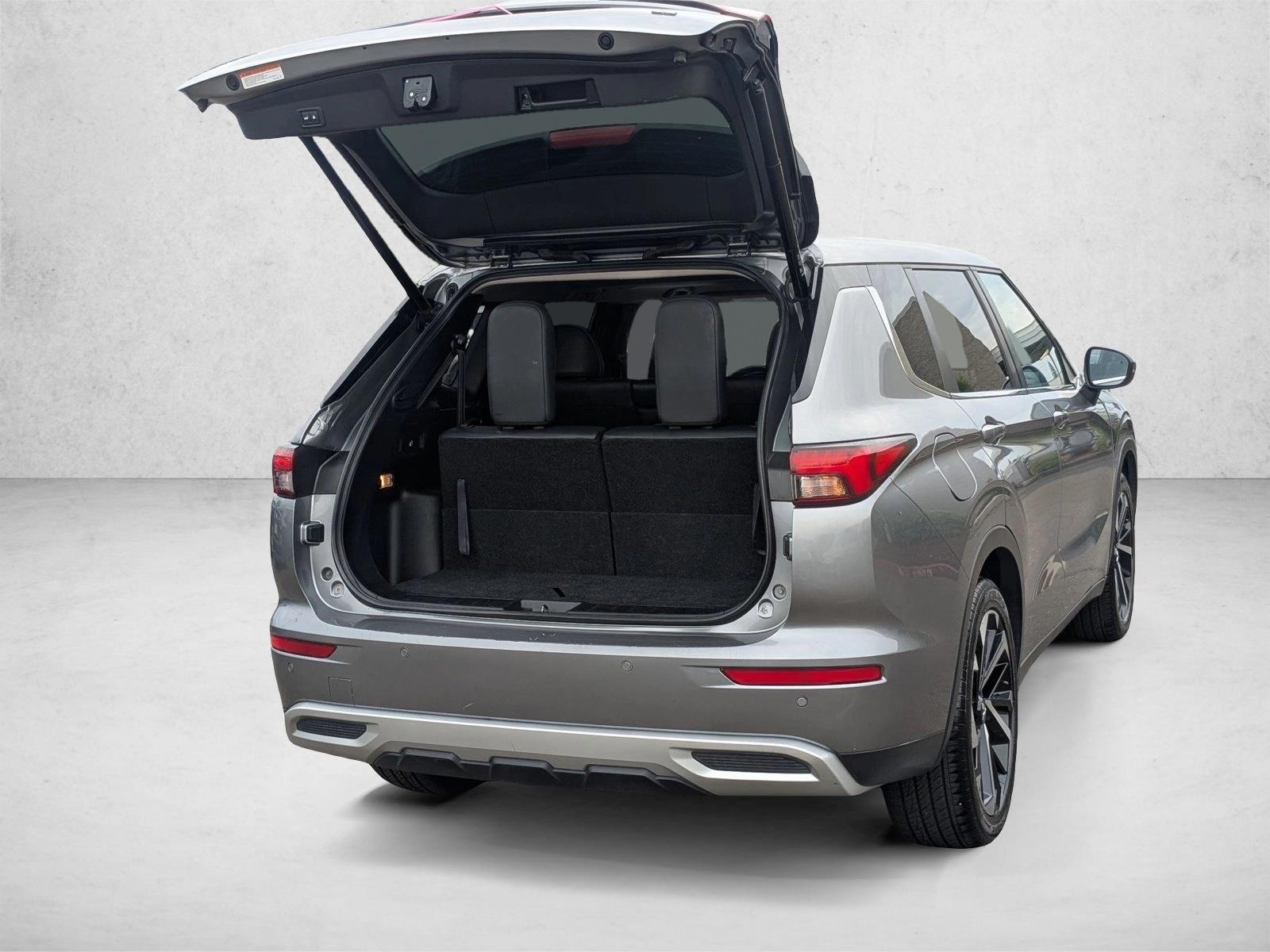 2024 Mitsubishi Outlander SE photo 4