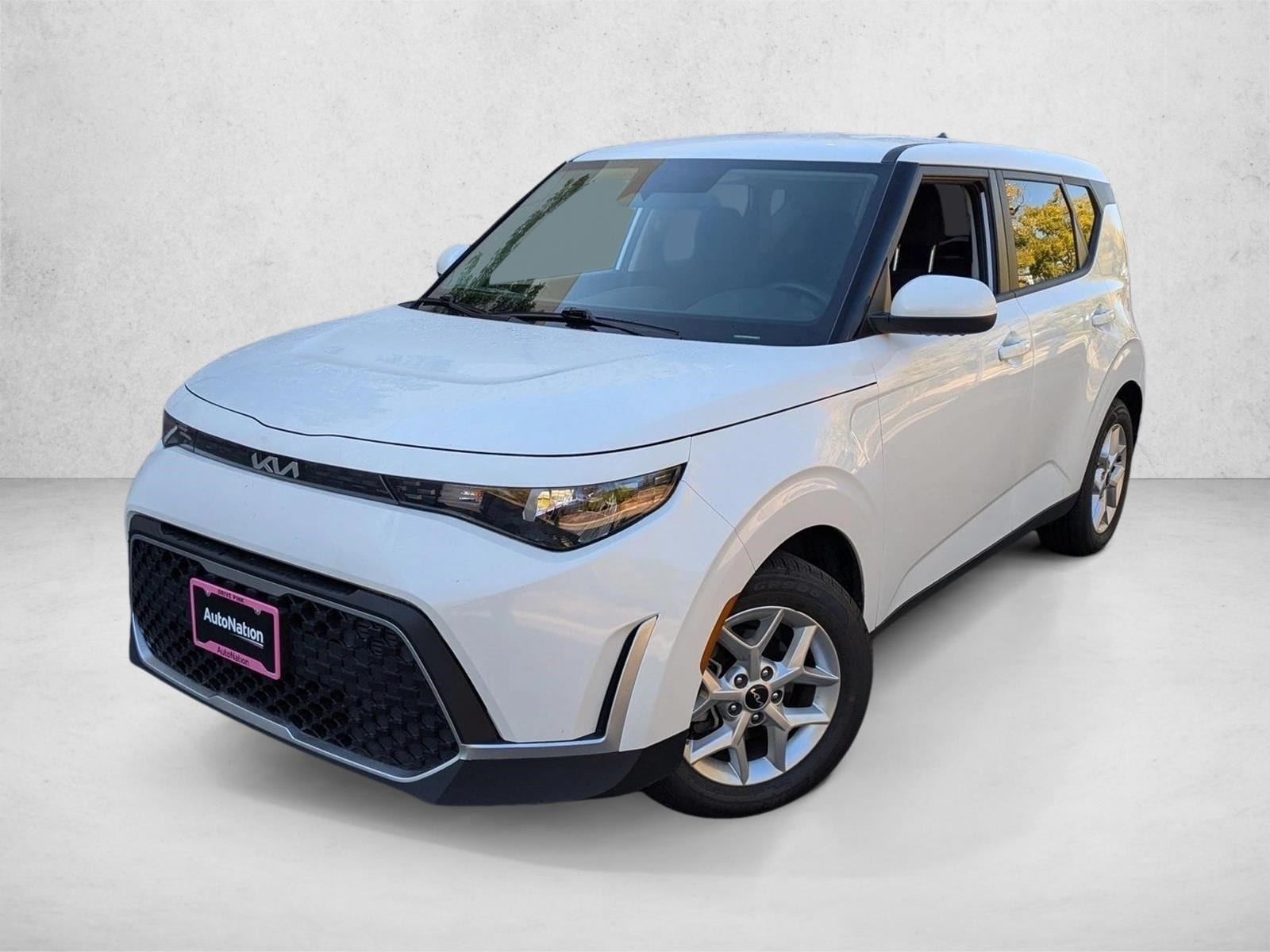 2024 Kia Soul LX's photo