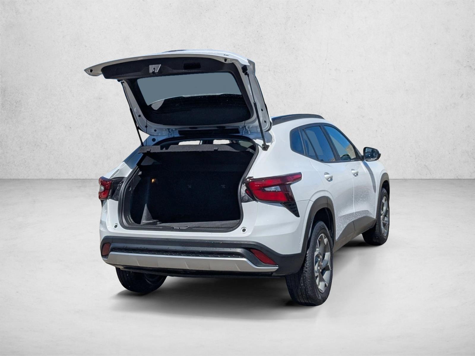 2025 Chevrolet Trax LT photo 5