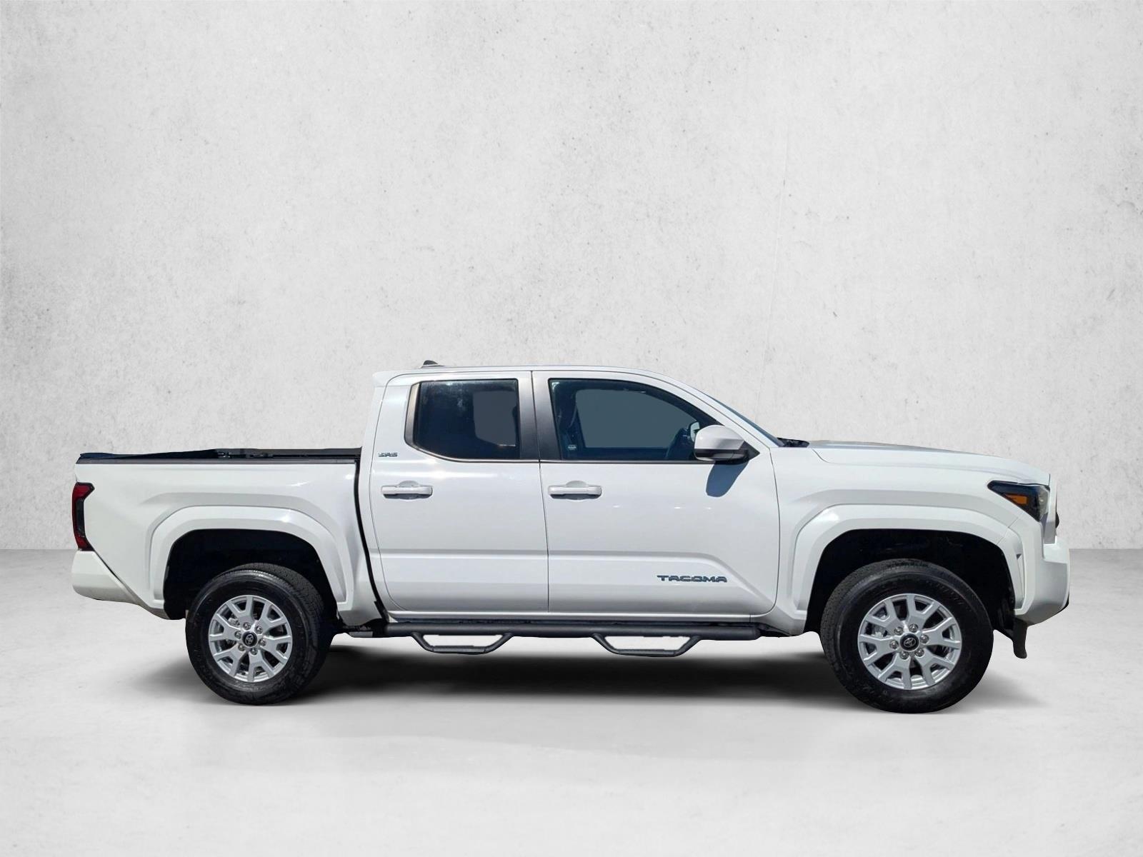2024 Toyota Tacoma SR5 photo 4