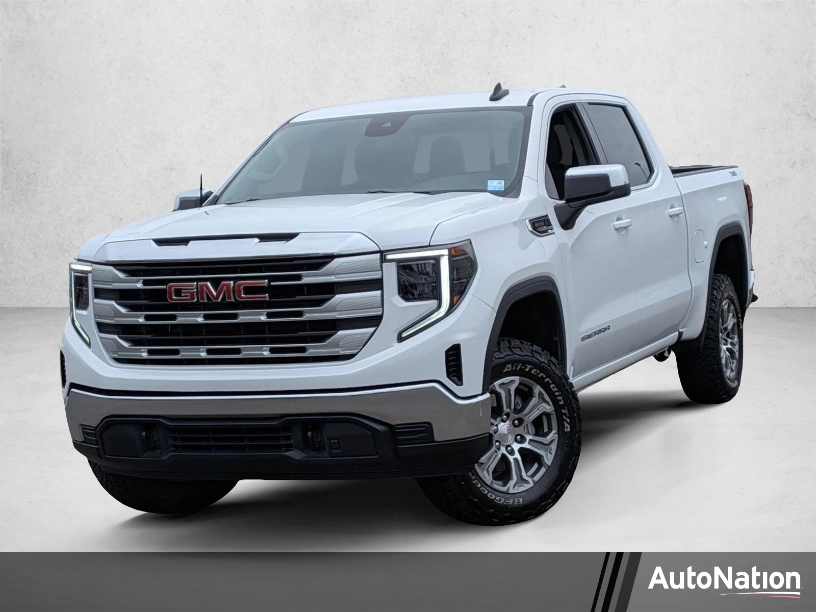 2025 GMC Sierra 4WD Crew Cab Short Box SLE's photo