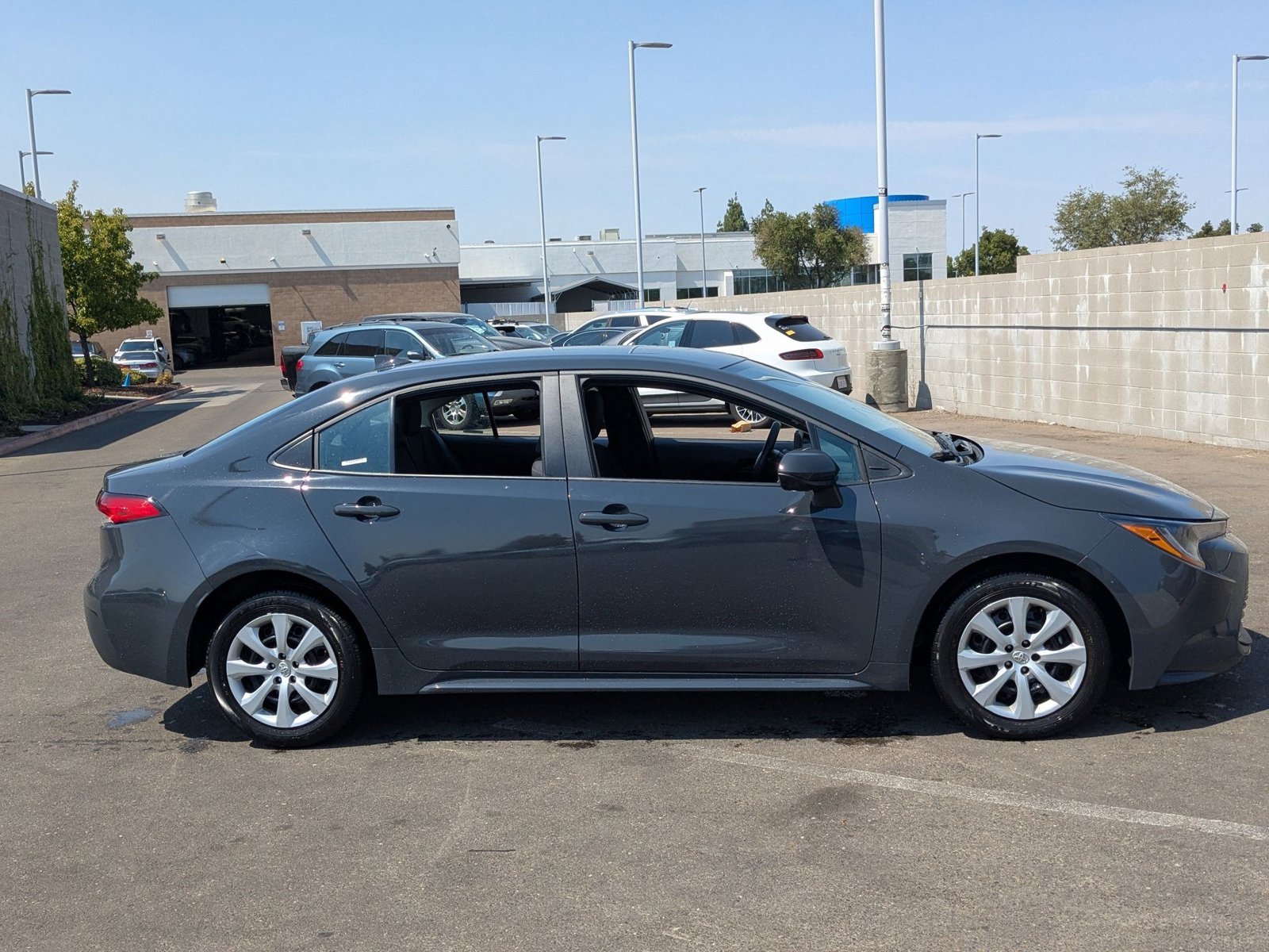 2024 Toyota Corolla LE photo 4