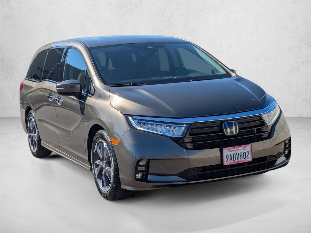 Certified 2022 Honda Odyssey Elite Van