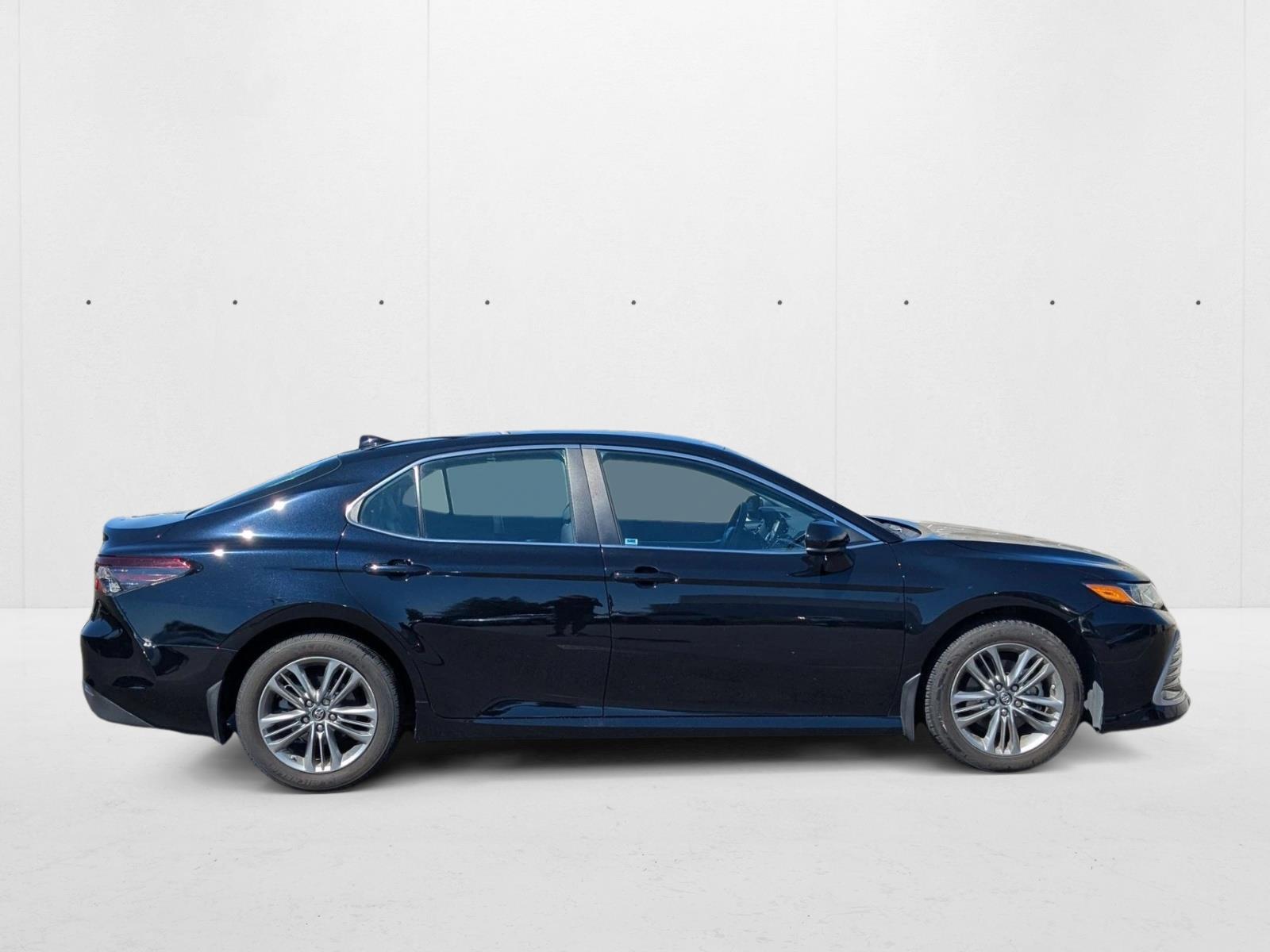 2021 Toyota Camry LE photo 4