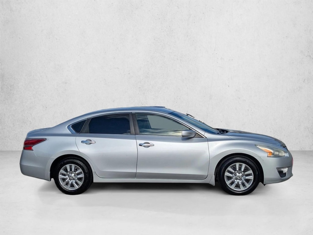 Used 2014 Nissan Altima 2.5 S Sedan