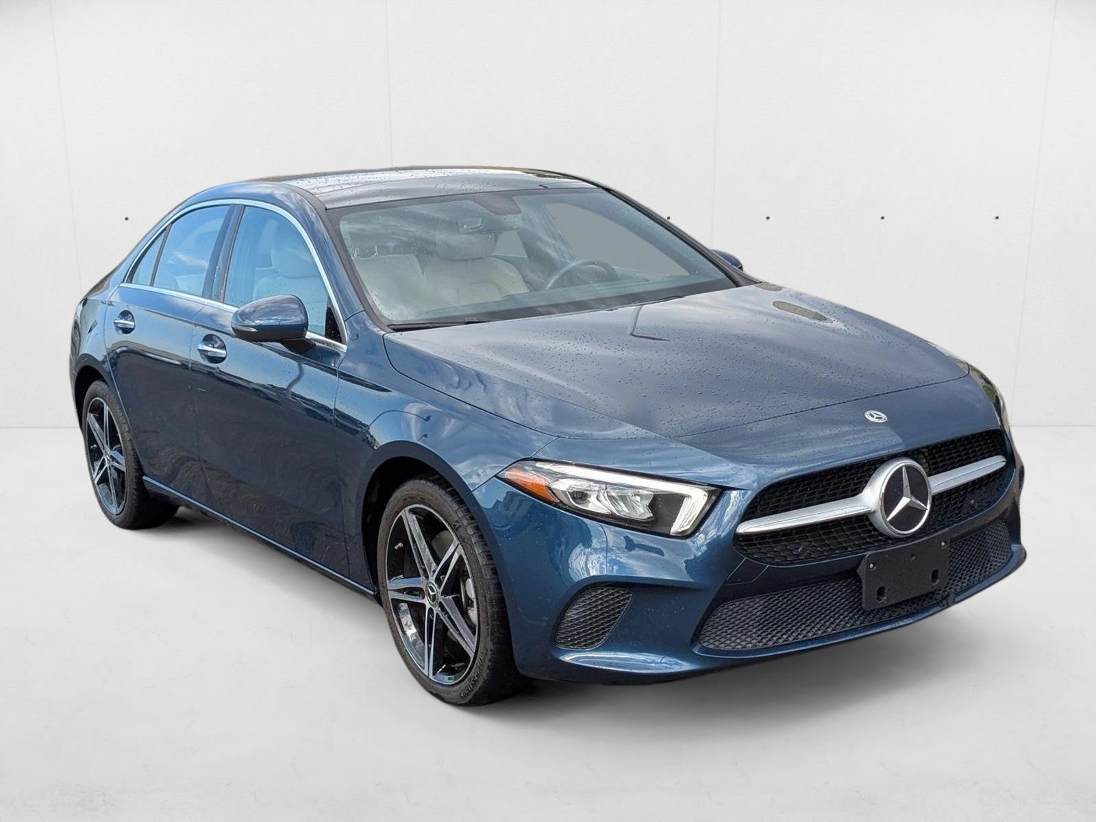 2022 Mercedes Benz A 220 4MATIC photo 3
