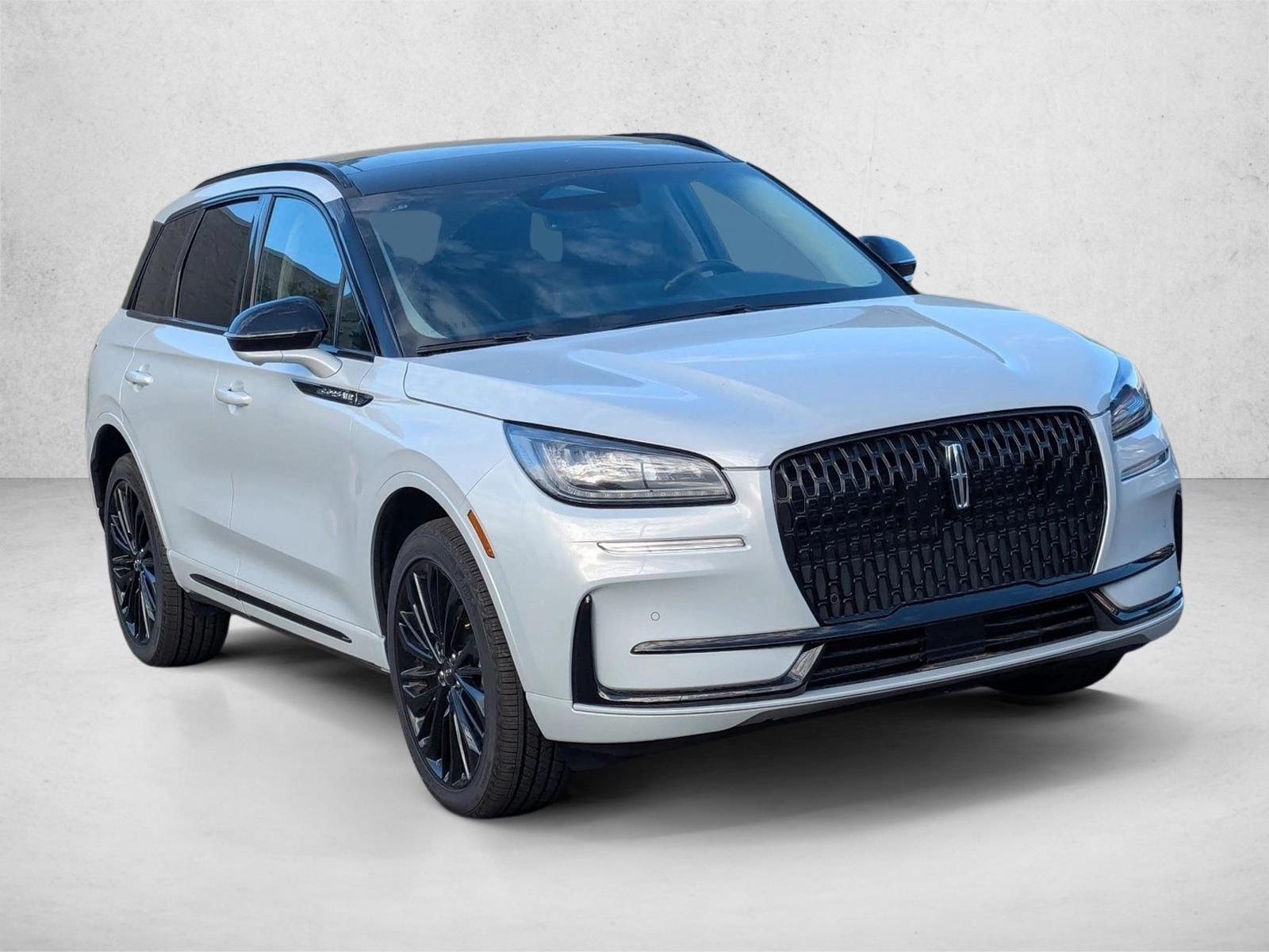 2025 Lincoln Corsair Premiere photo 3