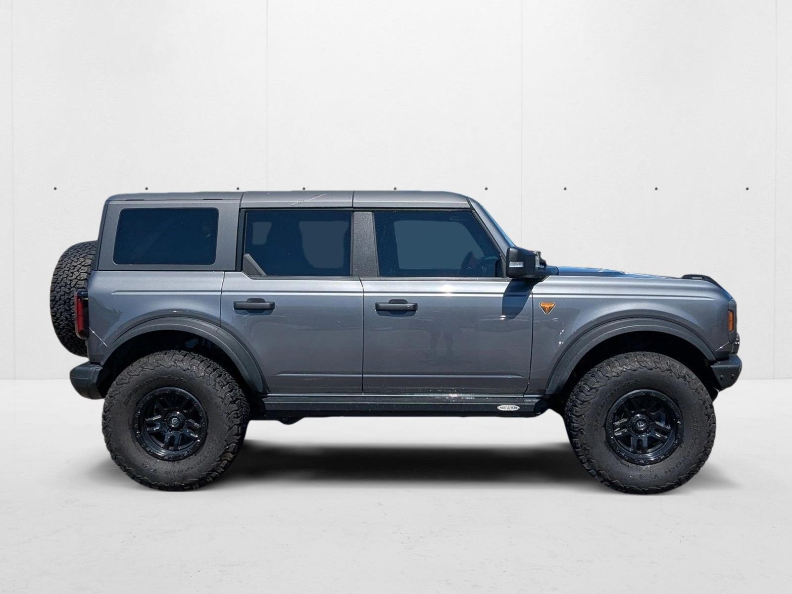 2021 Ford Bronco Base photo 4