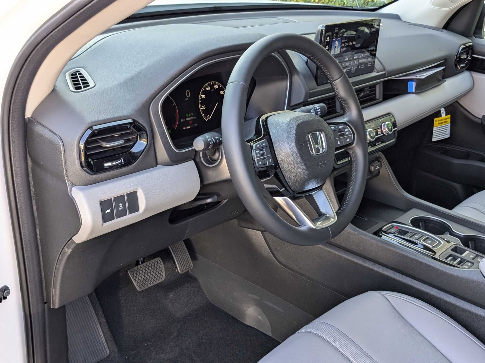 2025 Honda Pilot EX-L photo 3