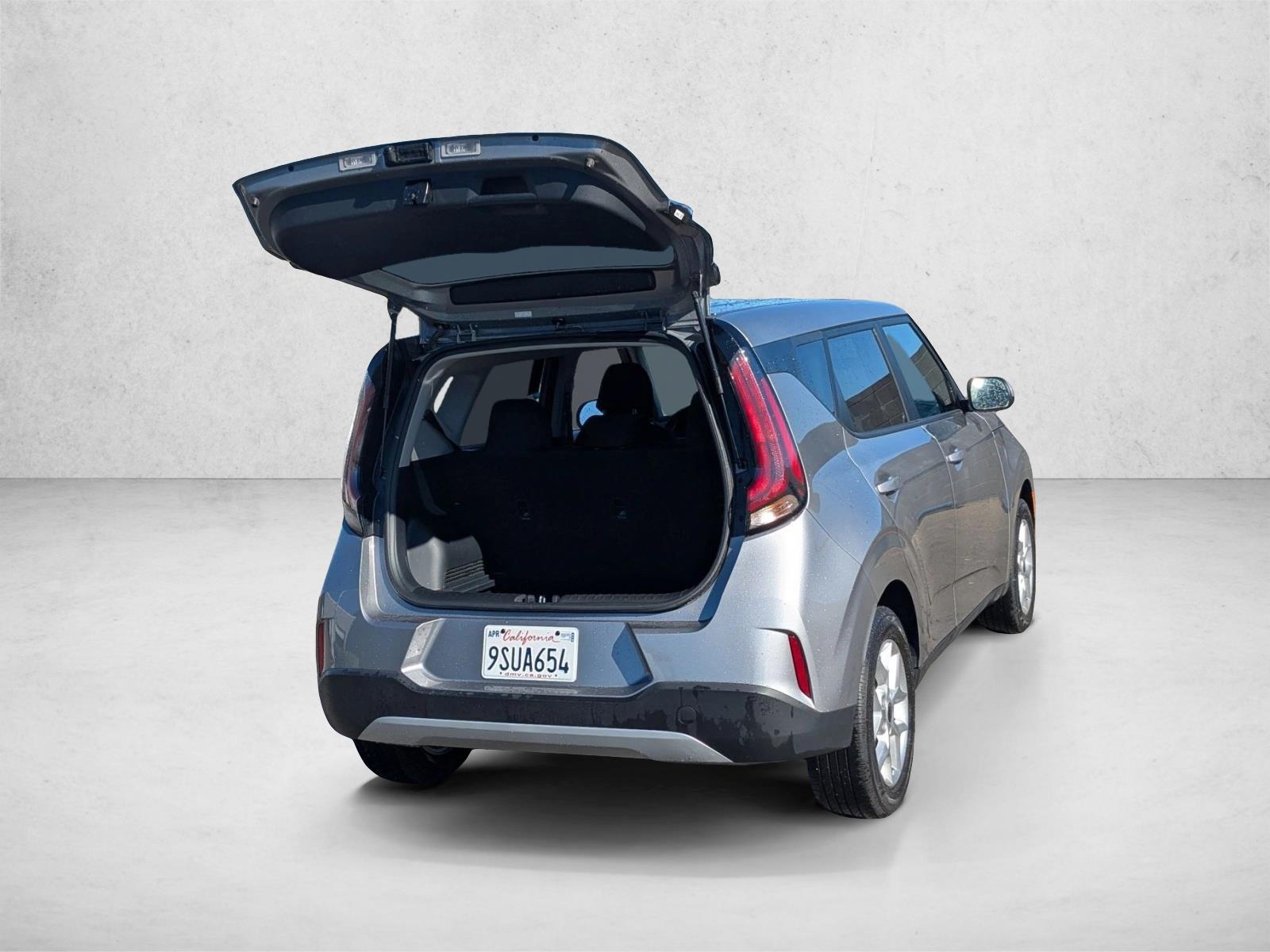 2025 Kia Soul LX photo 5