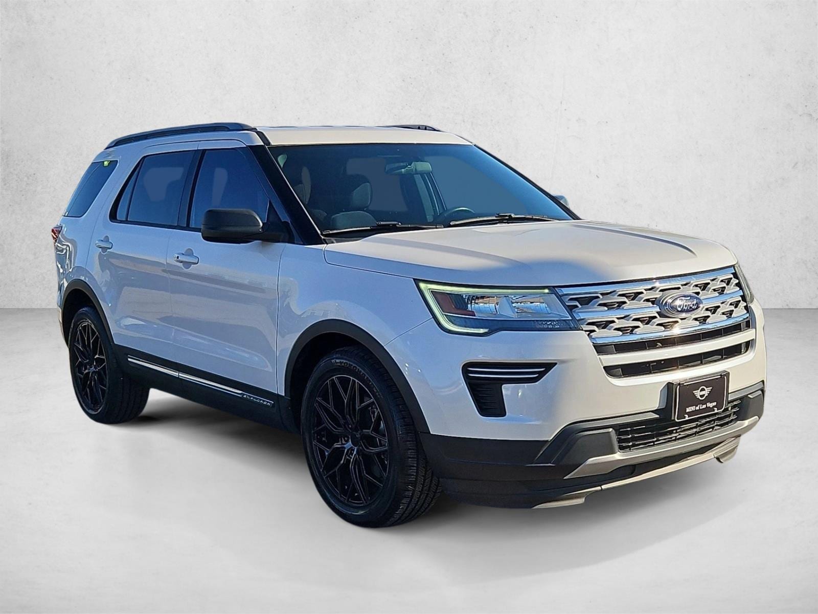 2018 Ford Explorer XLT photo 3