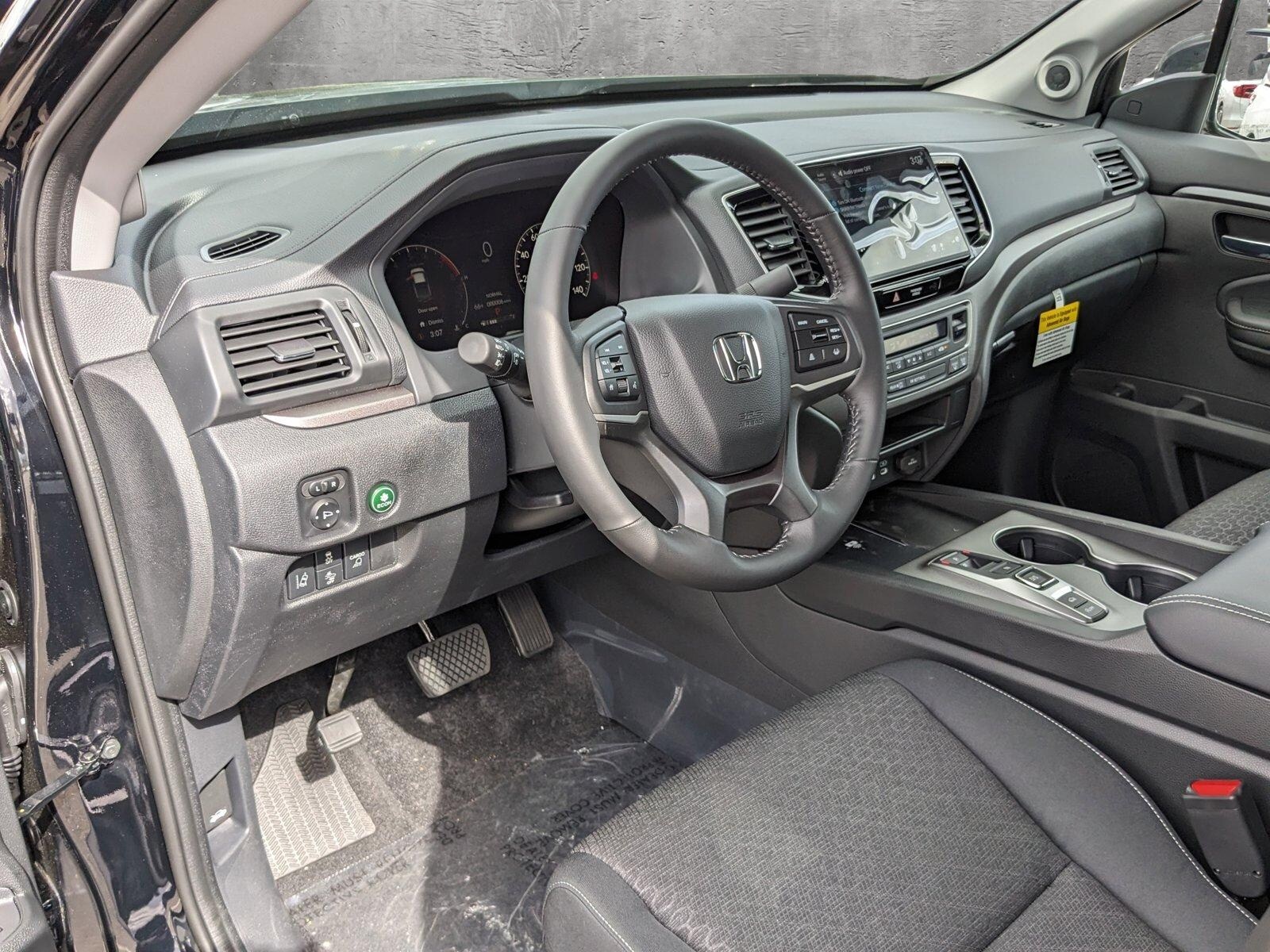 2024 Honda Ridgeline Sport photo 3