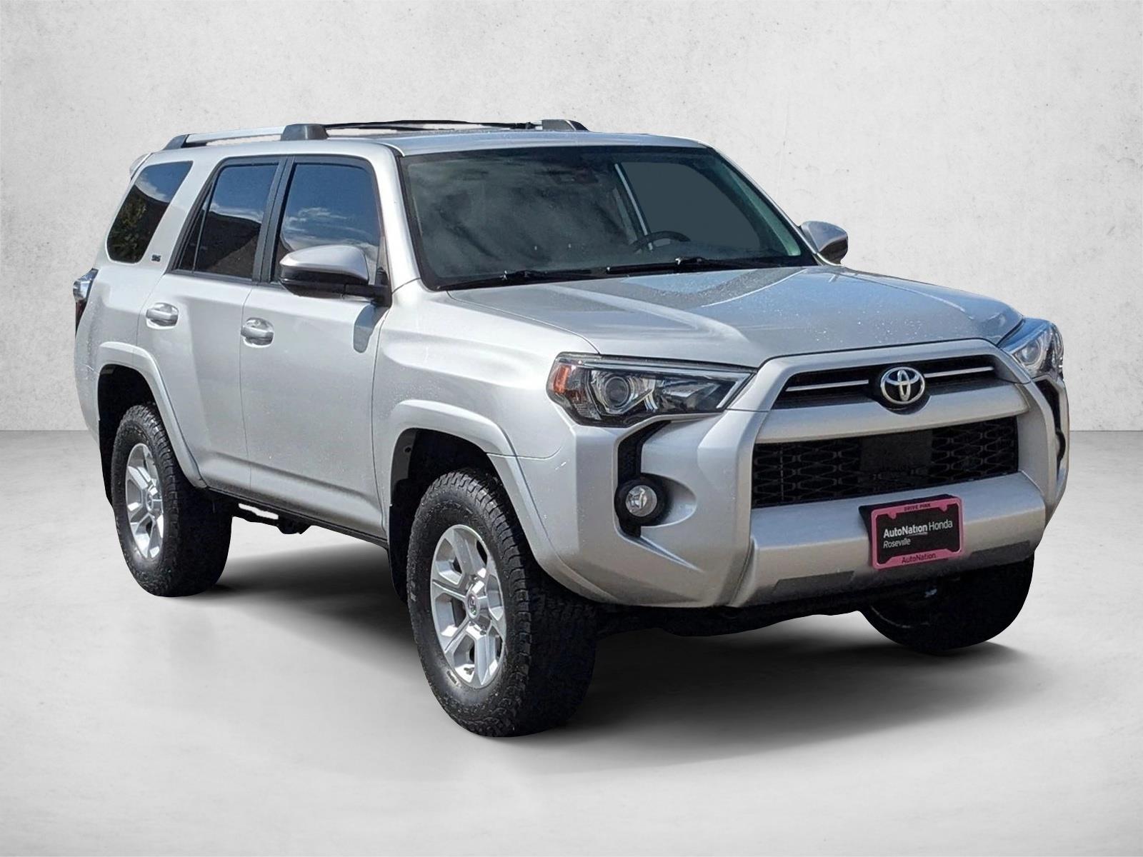 2020 Toyota 4Runner SR5 photo 3