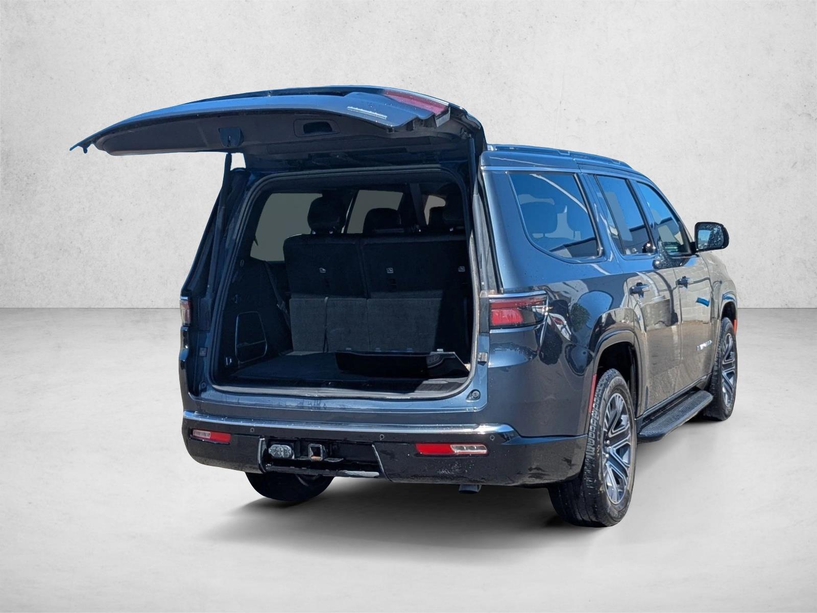 2024 Jeep Wagoneer Series II photo 4