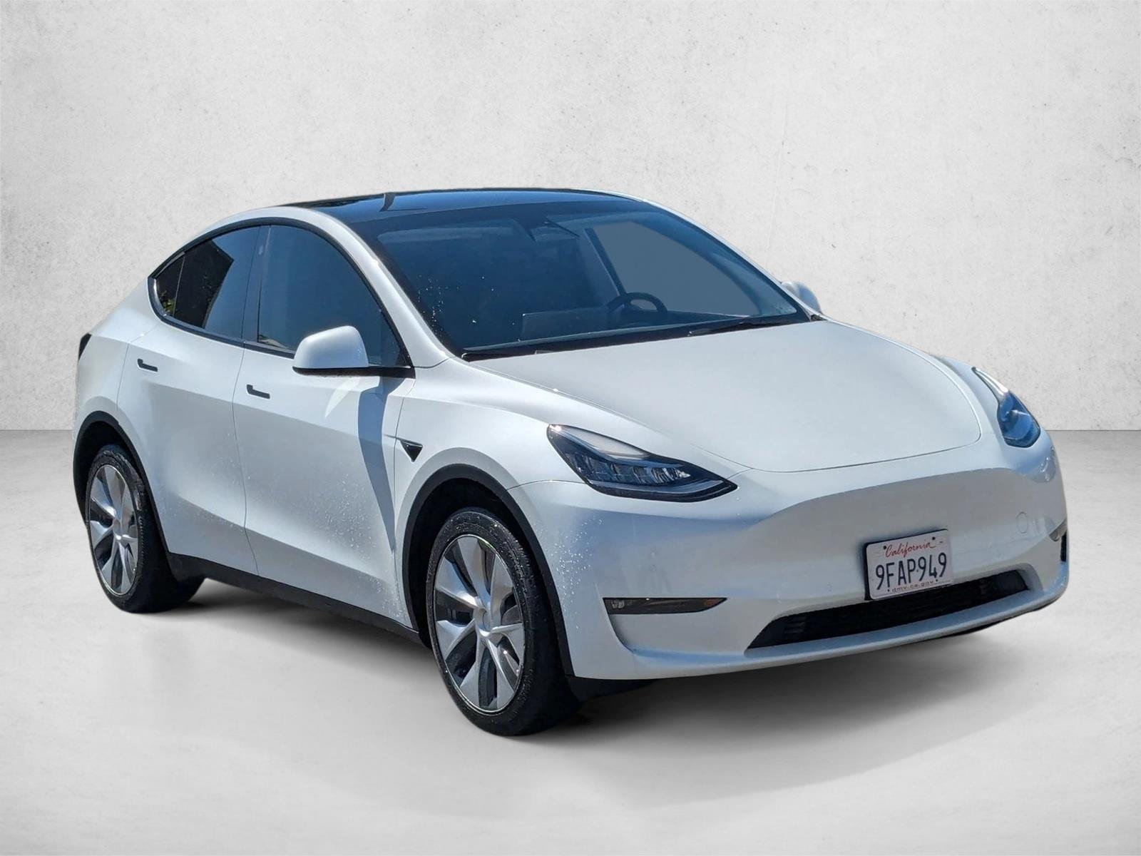 2022 Tesla Model Y Long Range photo 2