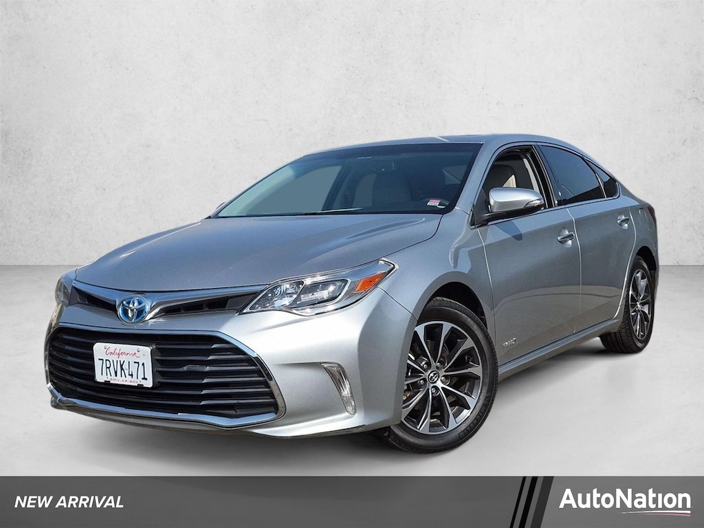 Used 2016 Toyota Avalon Hybrid XLE Premium Sedan