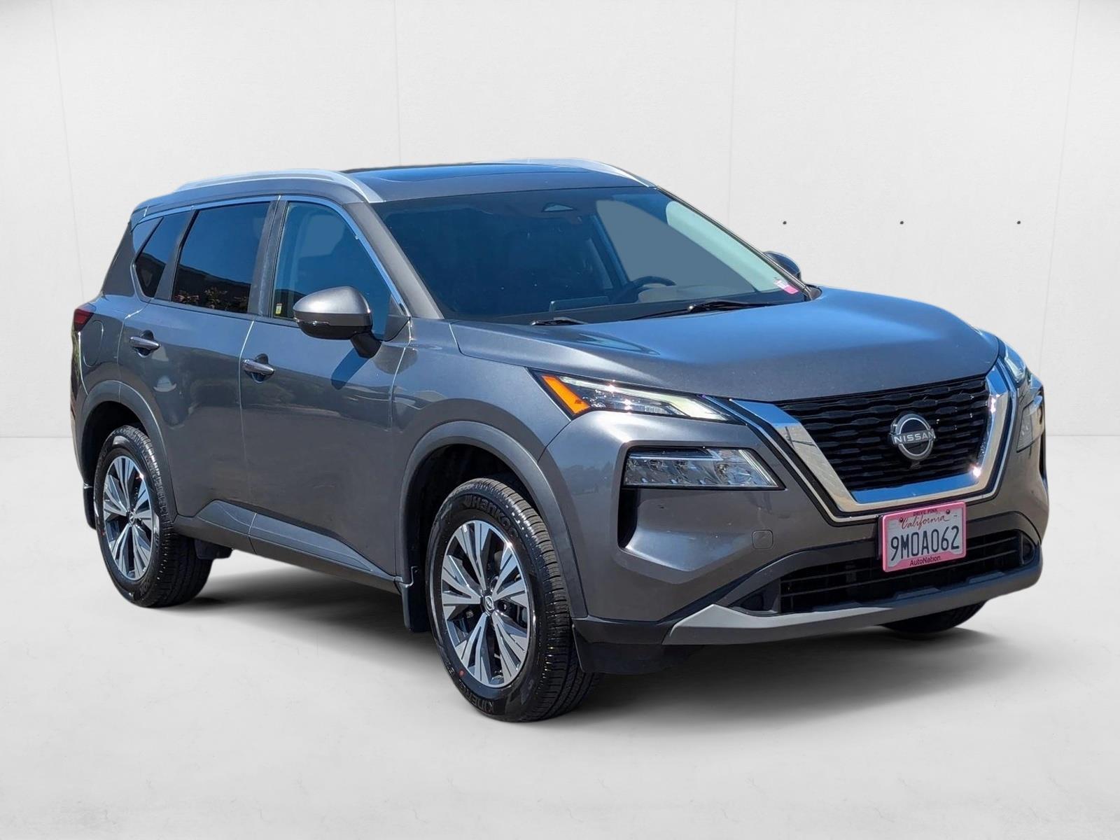 2023 Nissan Rogue SV photo 2