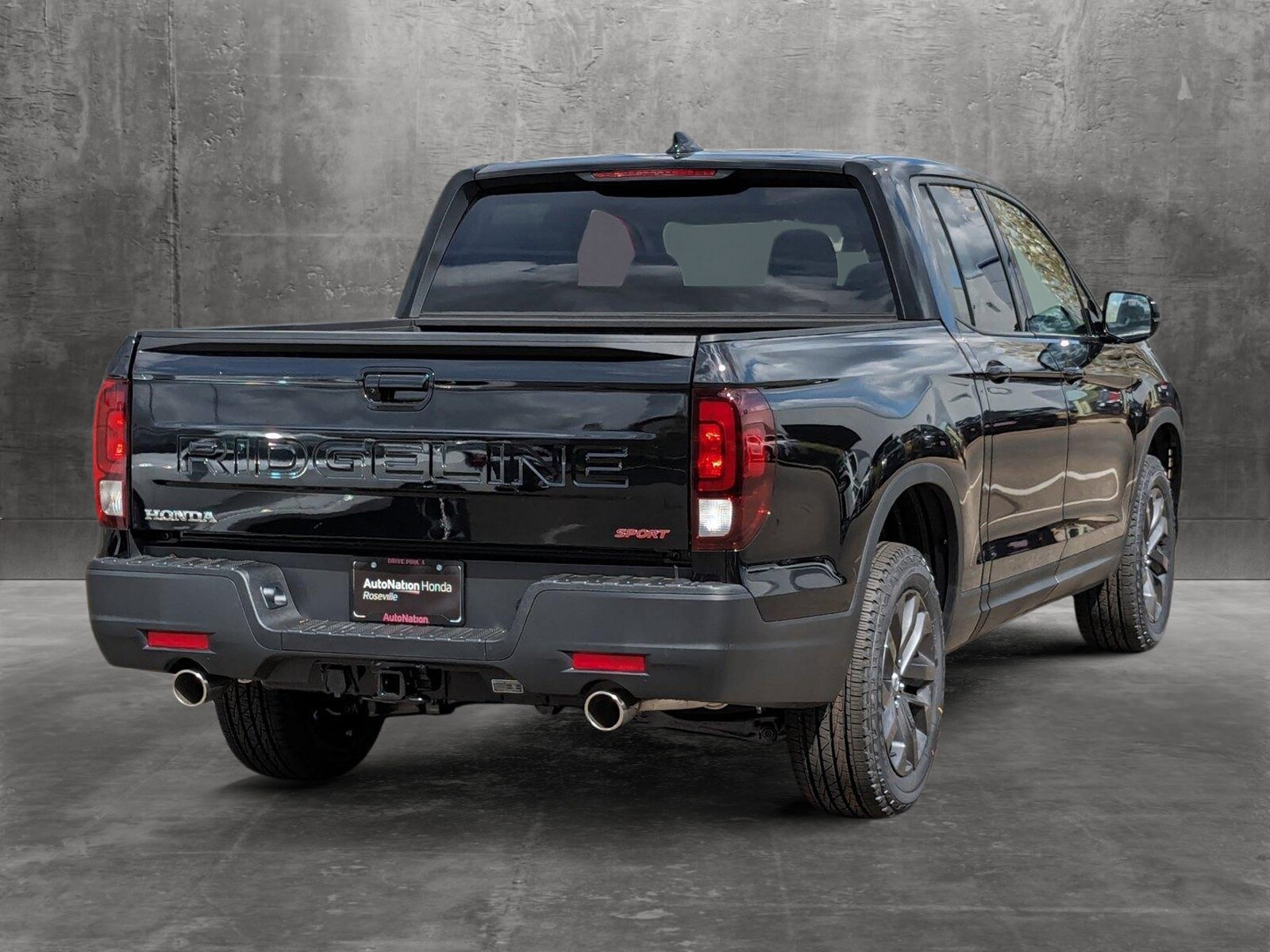 2024 Honda Ridgeline Sport photo 2