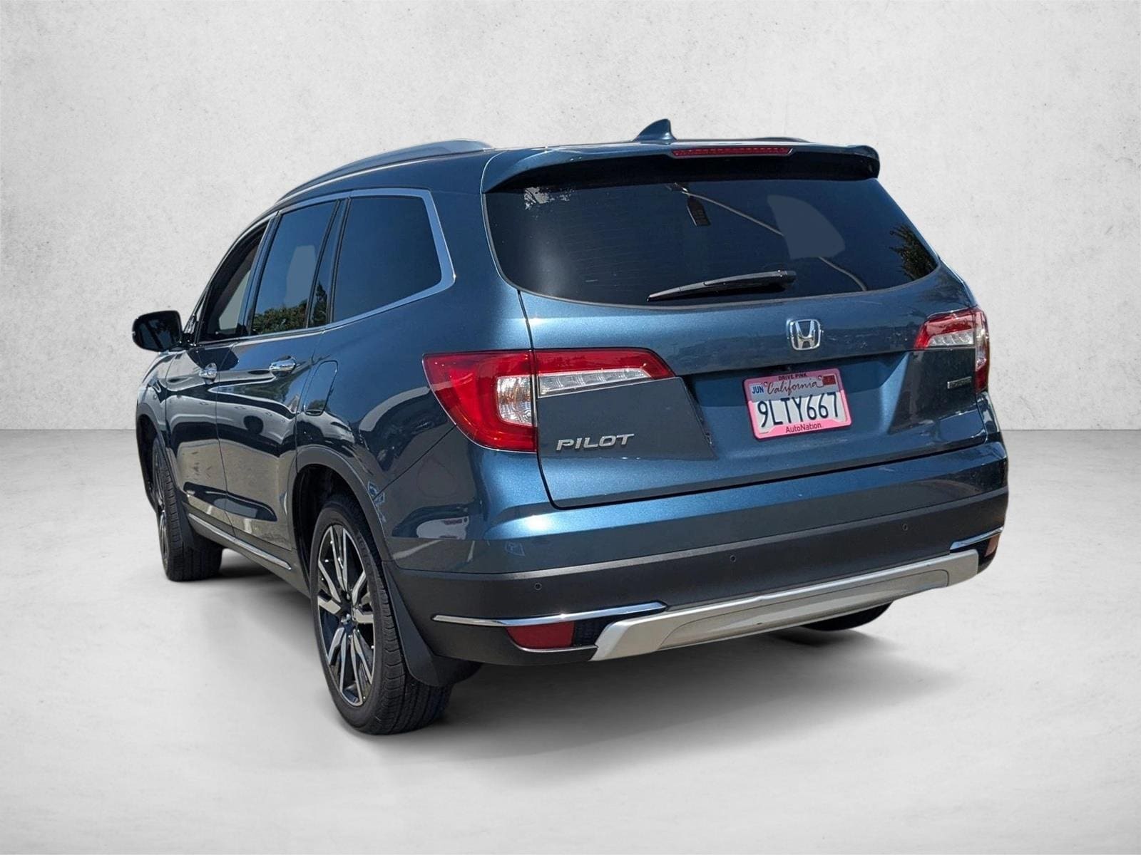 2022 Honda Pilot Touring 7 Passenger photo 3