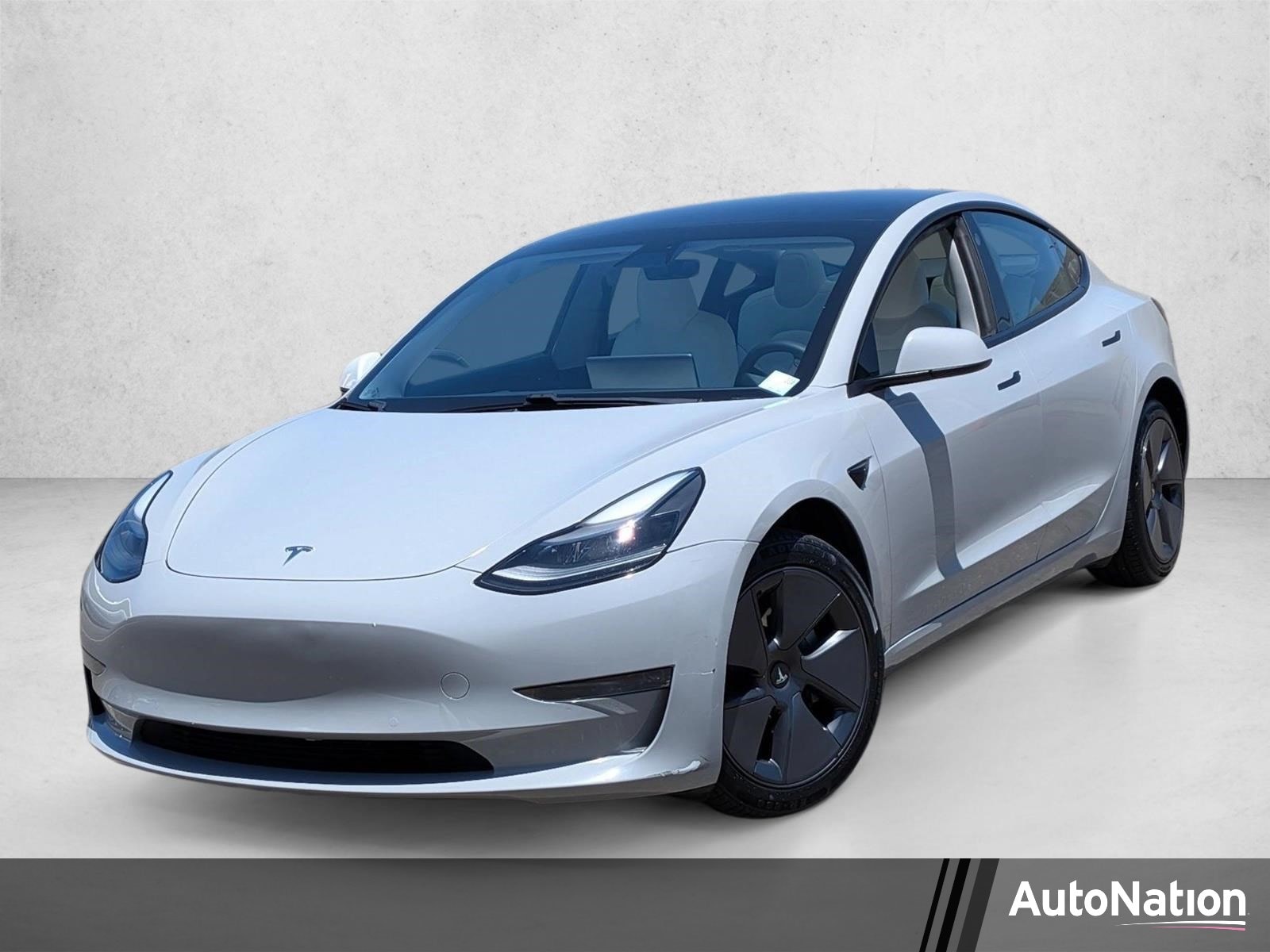 2021 Tesla Model 3 Standard Range Plus's photo