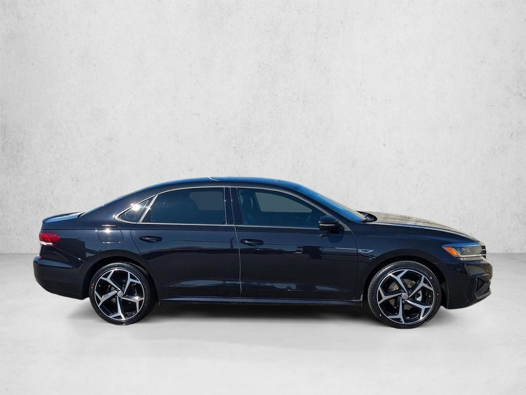 Used 2022 Volkswagen Passat 2.0T R-Line Sedan